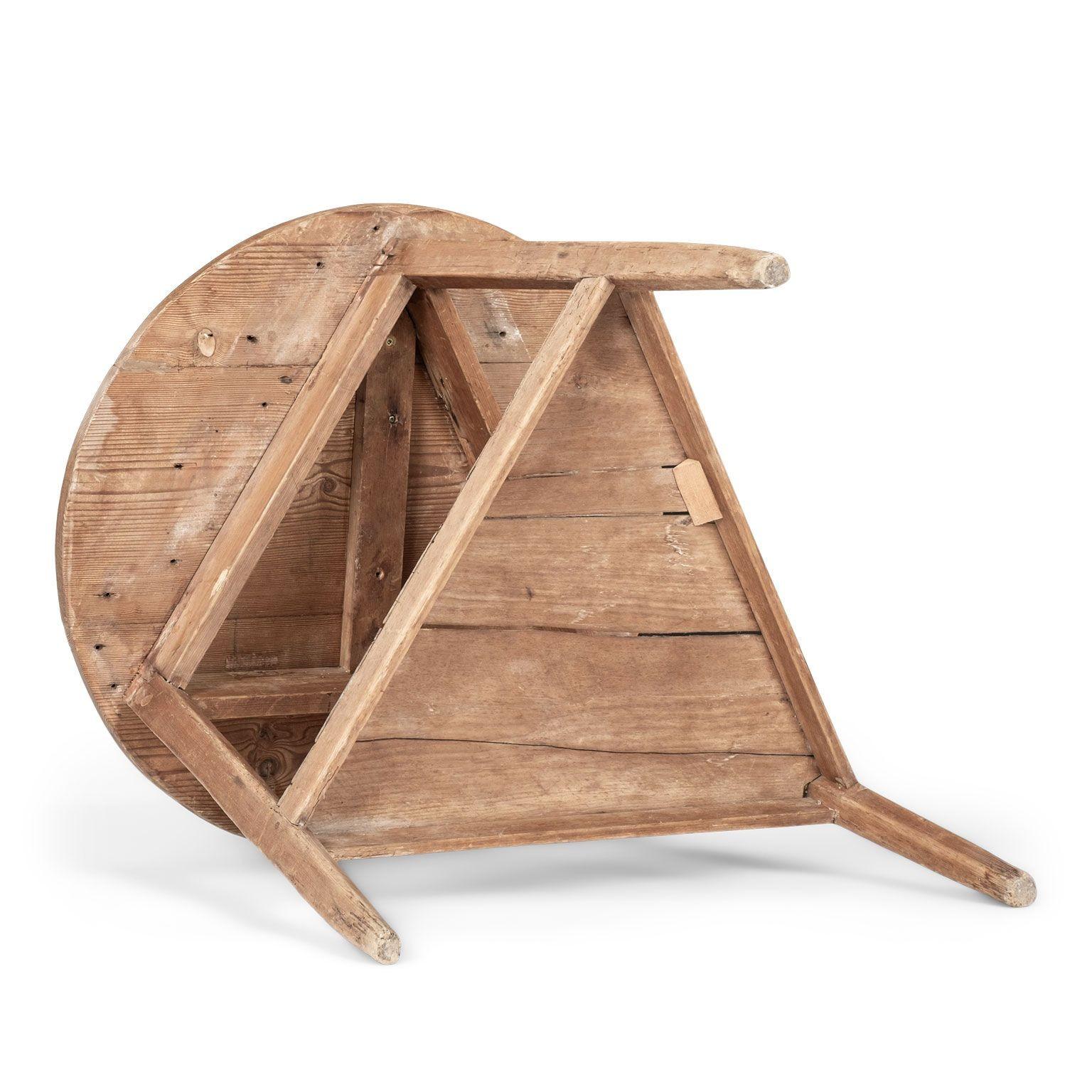 19th Century Pine Cricket Table en venta 1