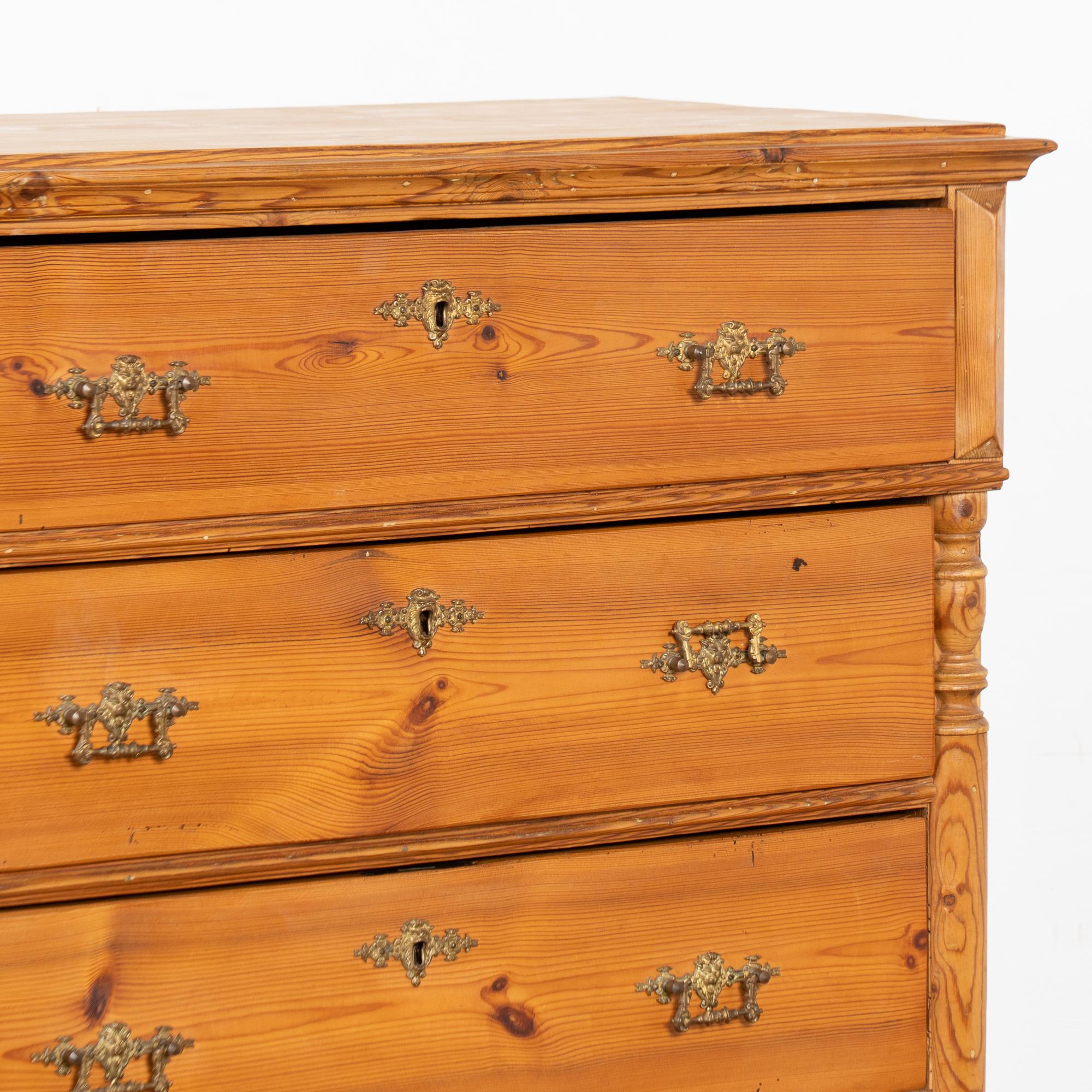 19th Century Pine Highboy Chest of Five Drawers For Sale 4