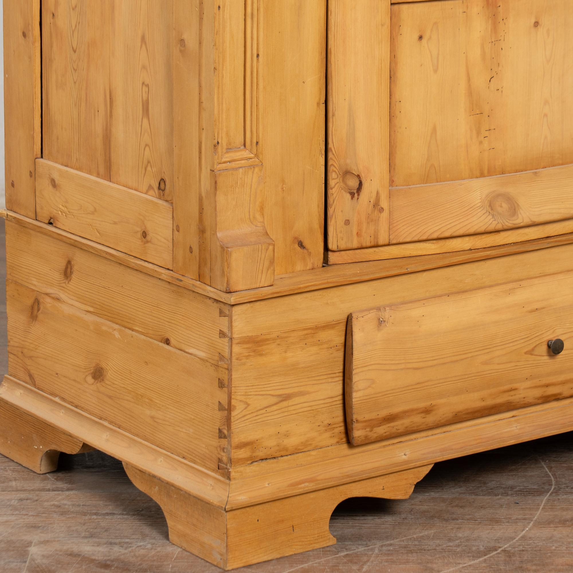 19. Jahrhundert Kiefer eintüriger Schrank aus Dänemark im Angebot 5