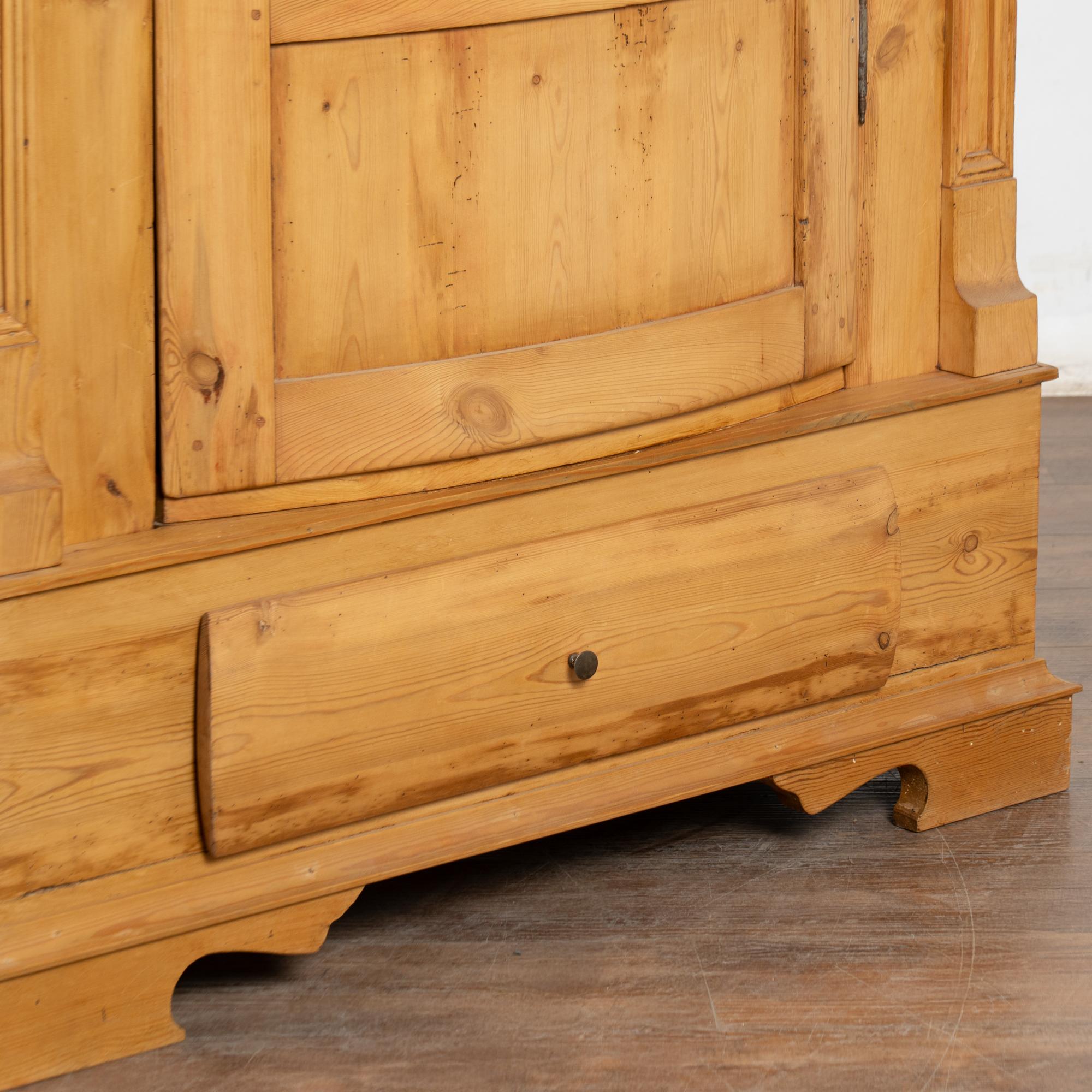 19. Jahrhundert Kiefer eintüriger Schrank aus Dänemark im Angebot 6