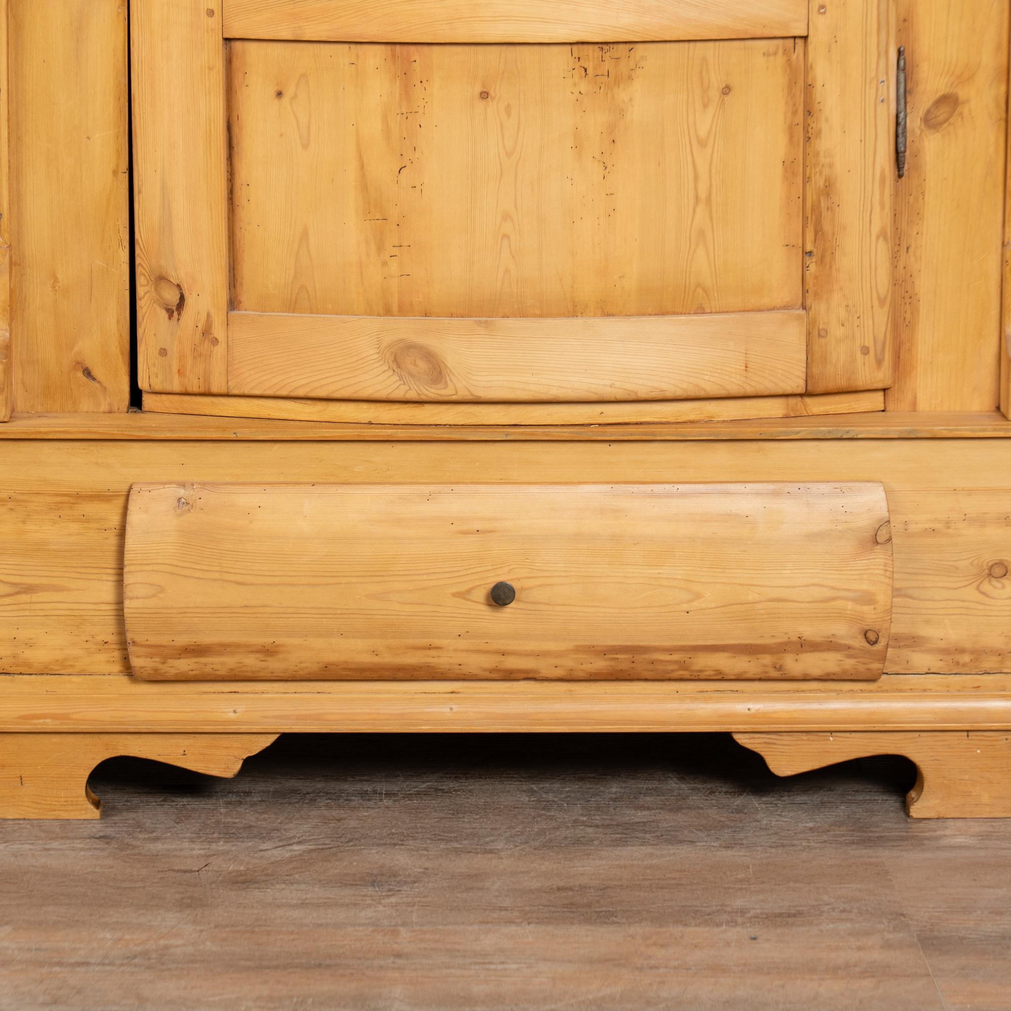 19. Jahrhundert Kiefer eintüriger Schrank aus Dänemark im Angebot 7