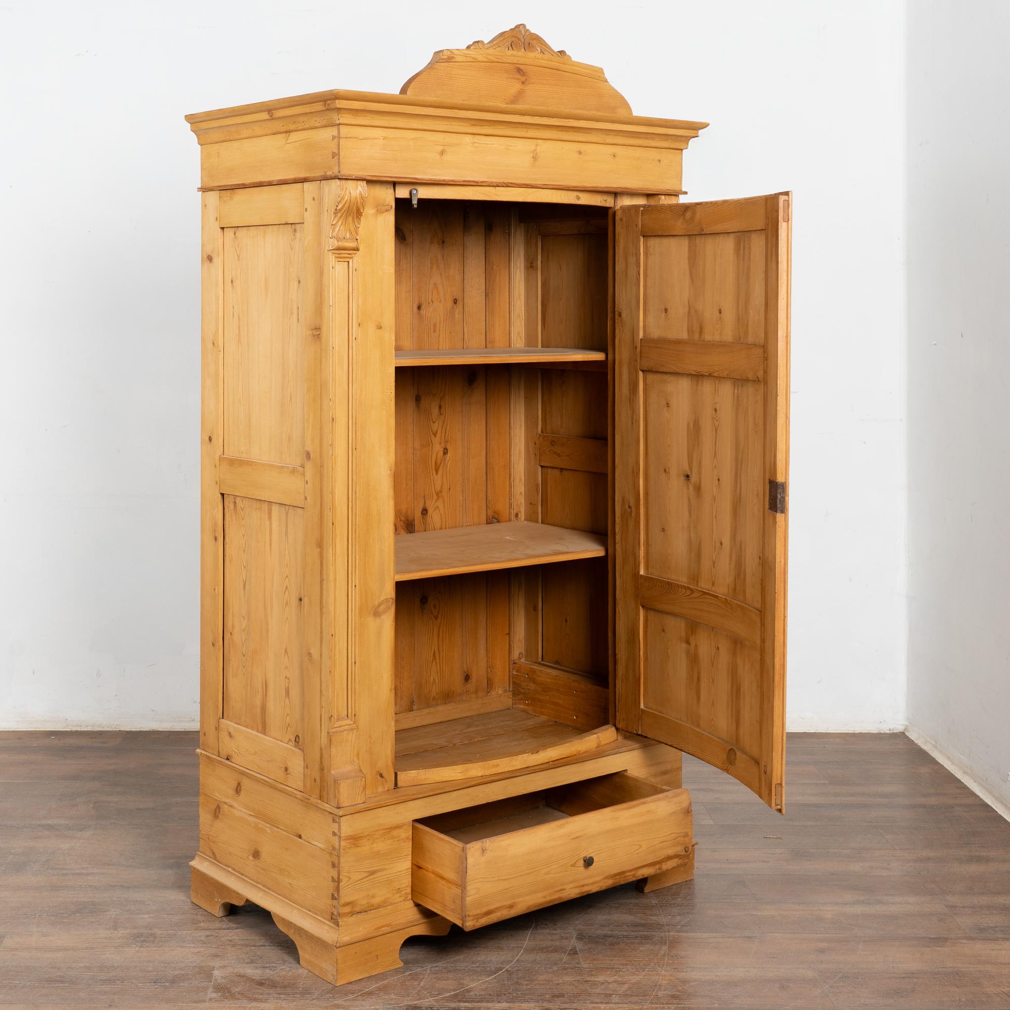 19. Jahrhundert Kiefer eintüriger Schrank aus Dänemark (Land) im Angebot