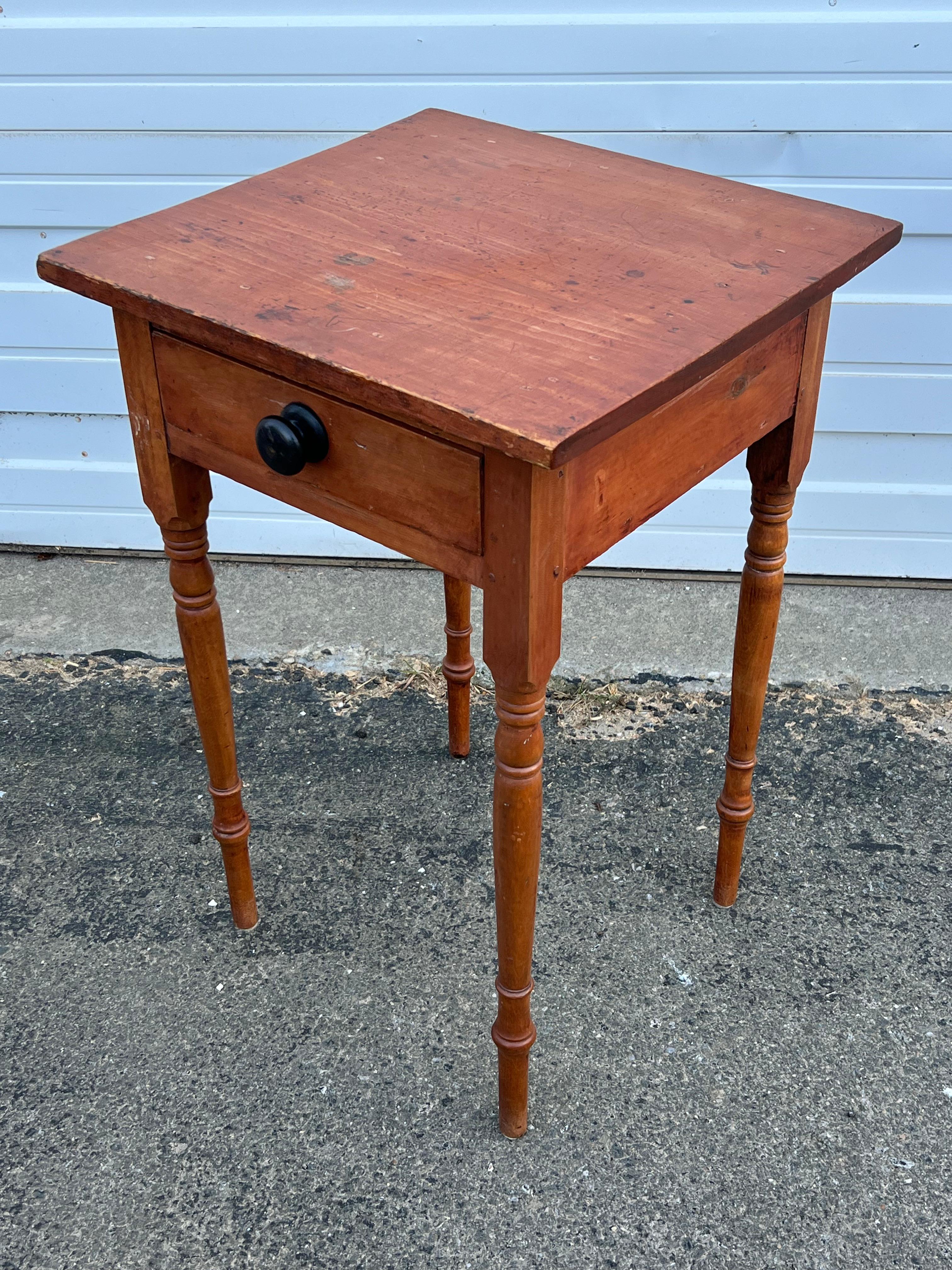 19th Century Pine Single Drawer Side Table  For Sale 2