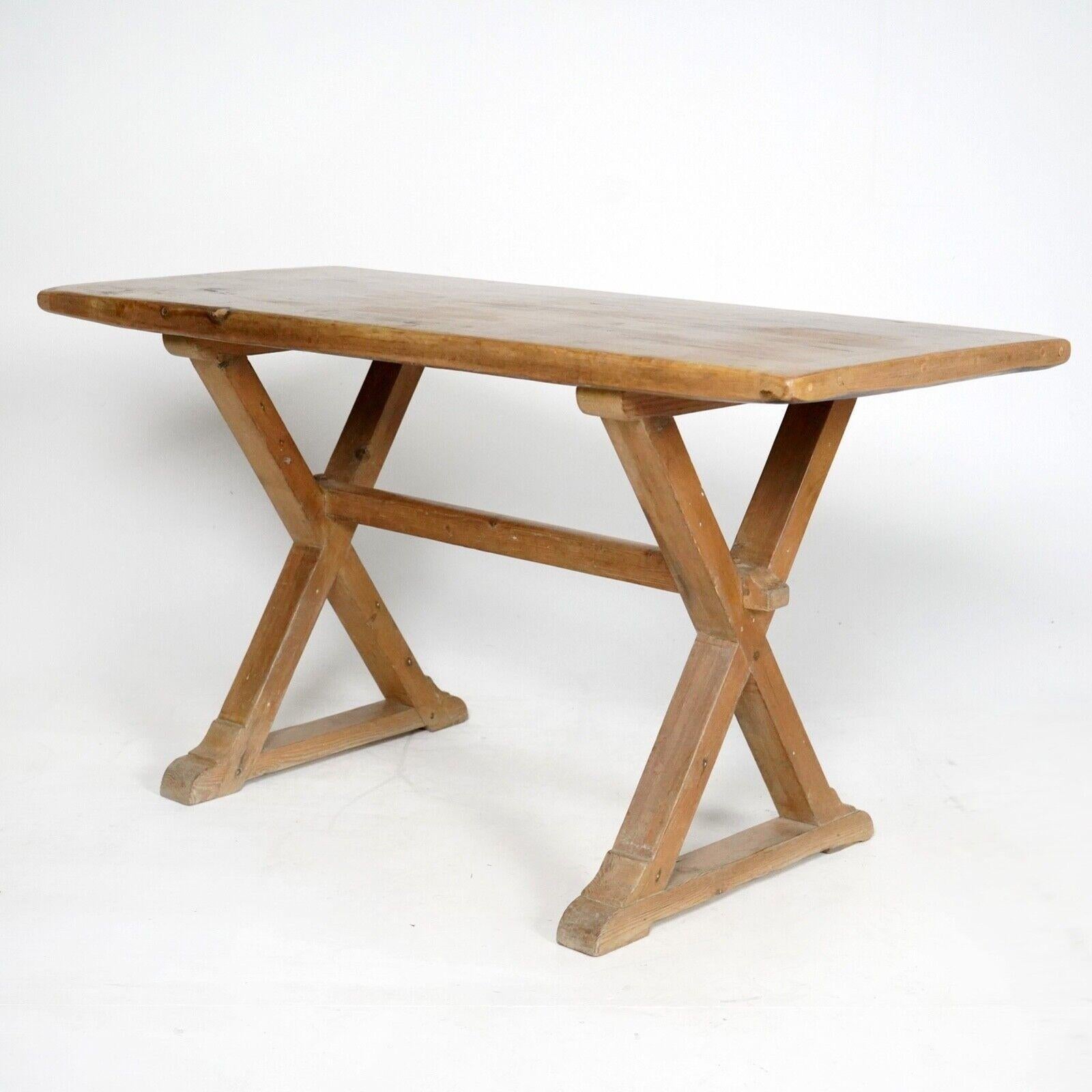 19th Century Pine Slab Top Tavern Table Dining Table In Good Condition For Sale In Dorchester, GB