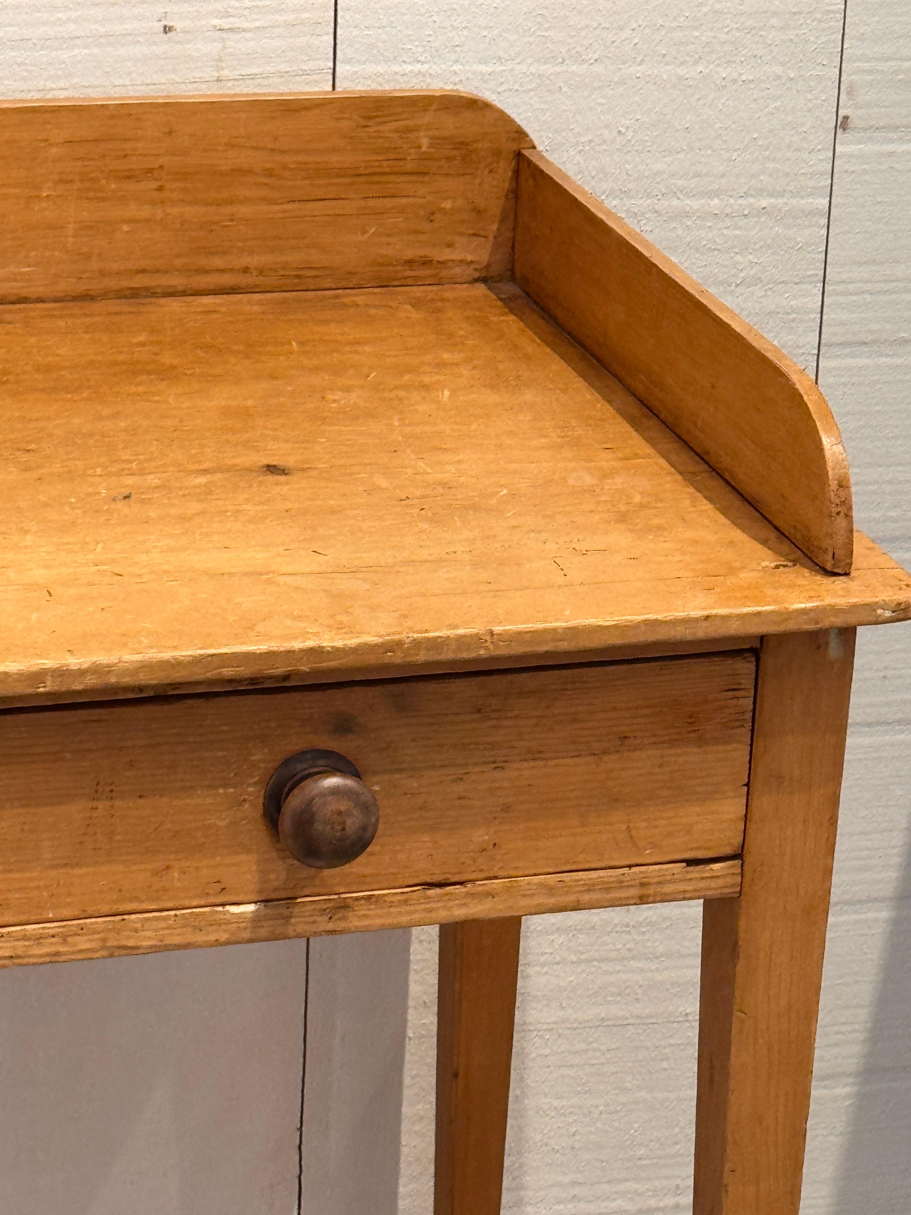 19th Century Pine Table With Gallery Back and Two Drawers en vente 1