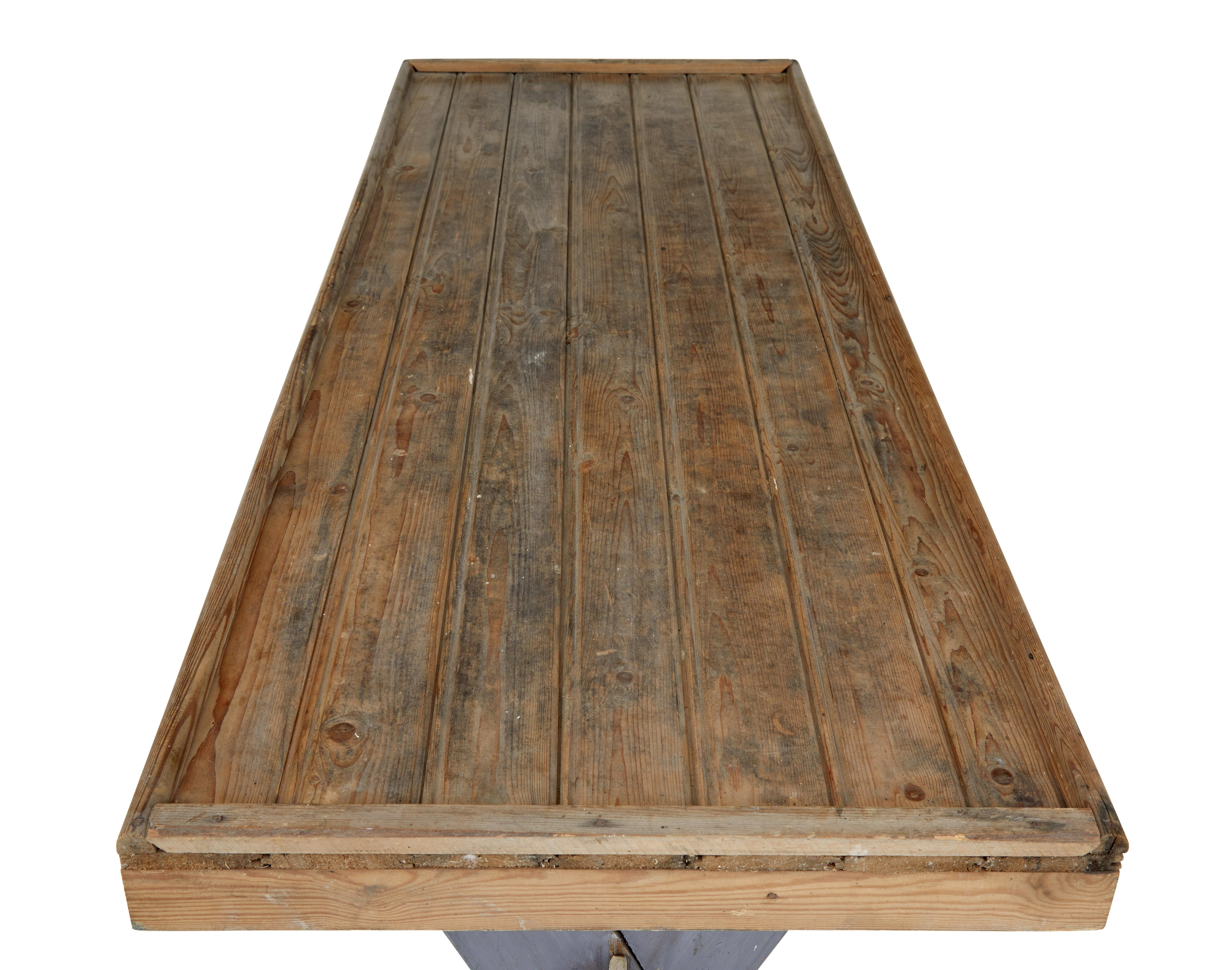 19th Century pine x frame painted work table In Good Condition For Sale In Debenham, Suffolk