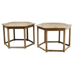 Tables centrales hexagonales en bois de pin/cuir du 19e siècle ....