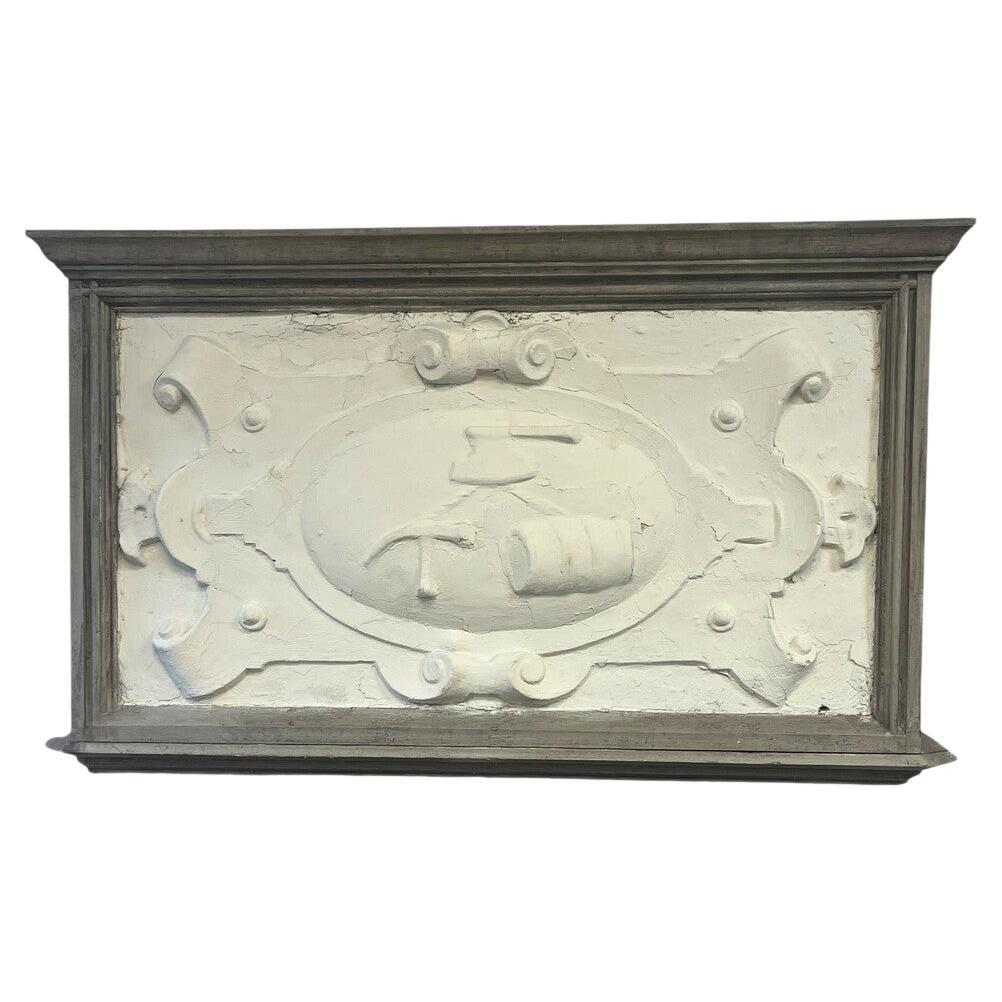Rilievo commerciale in gesso e legno del XIX secolo proveniente dall'Esposizione Universale di Bruxelles del 1897