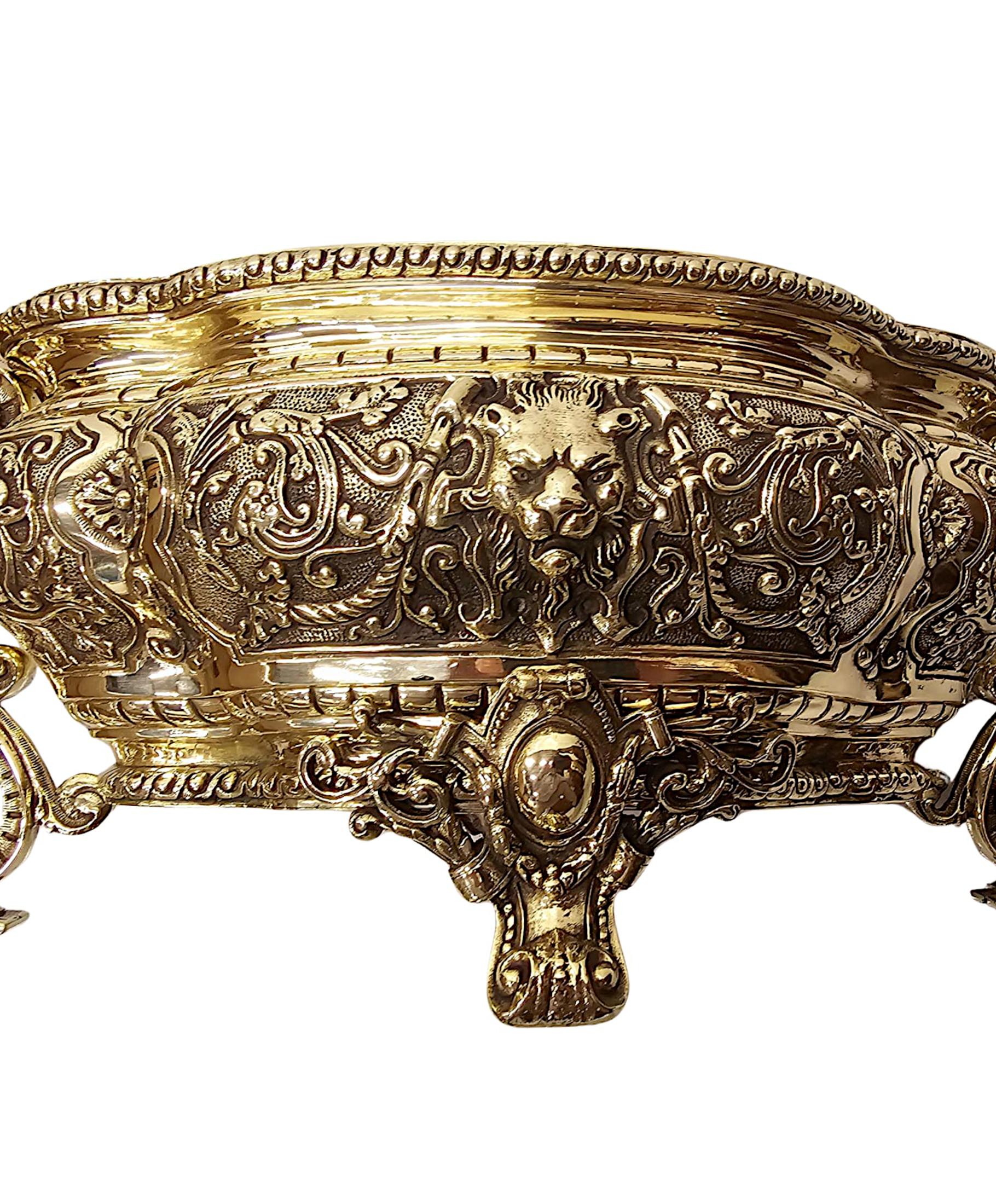 19th Century Polished Brass Jardiniere or Planter en vente 3