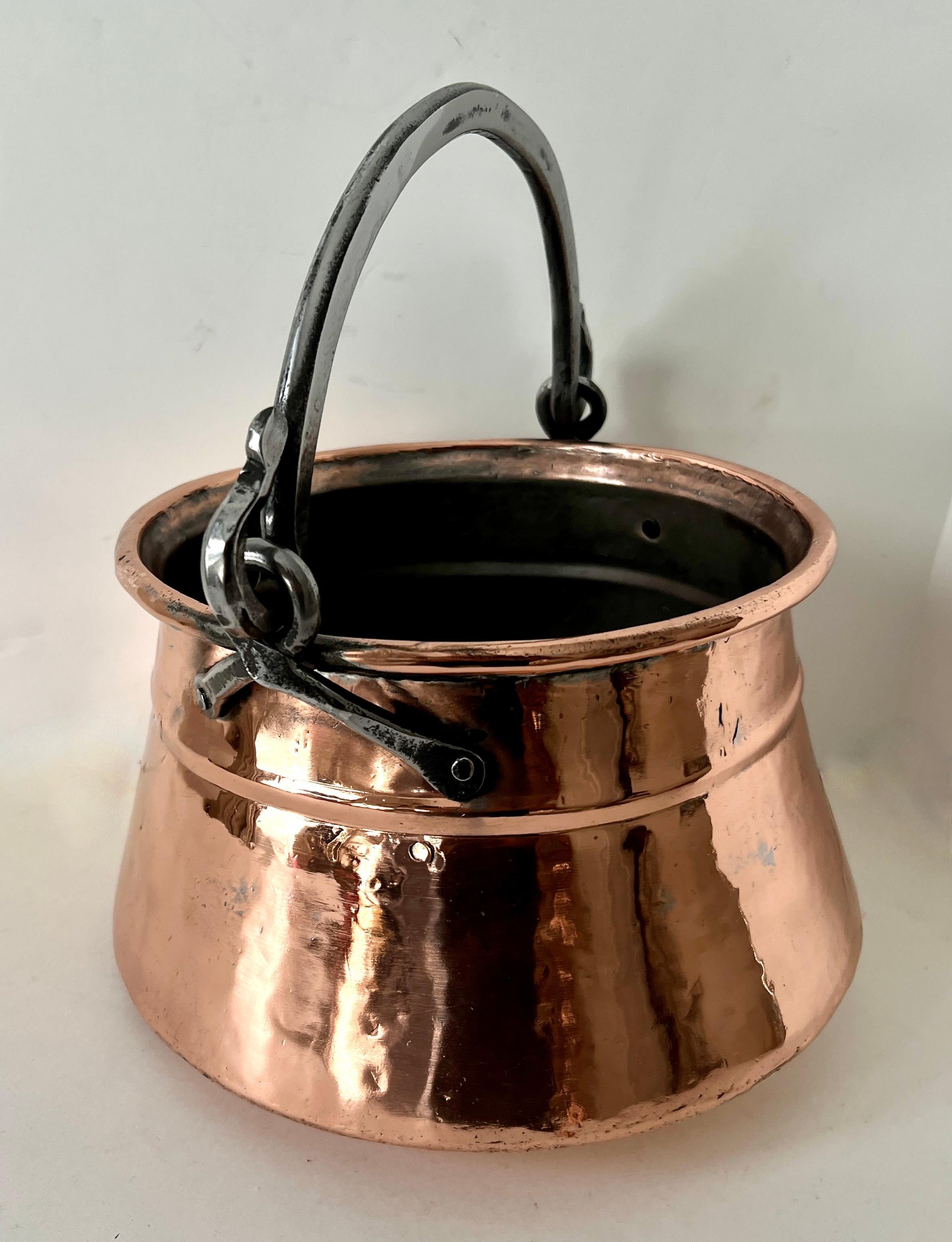European 19th Century Polished Copper  Plater Jardiniere Cooking Pot with Handle For Sale