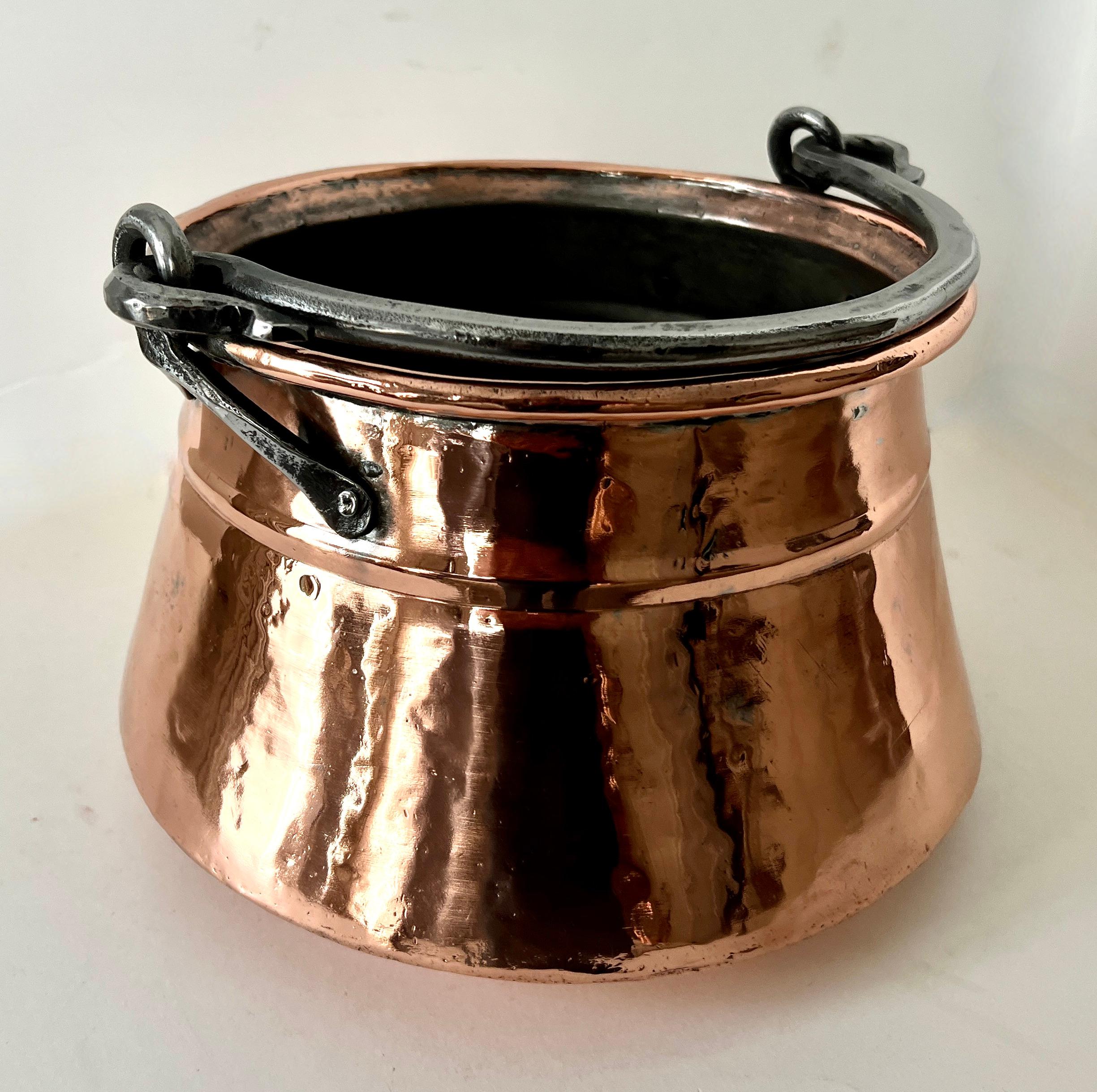 Patinated 19th Century Polished Copper  Plater Jardiniere Cooking Pot with Handle For Sale