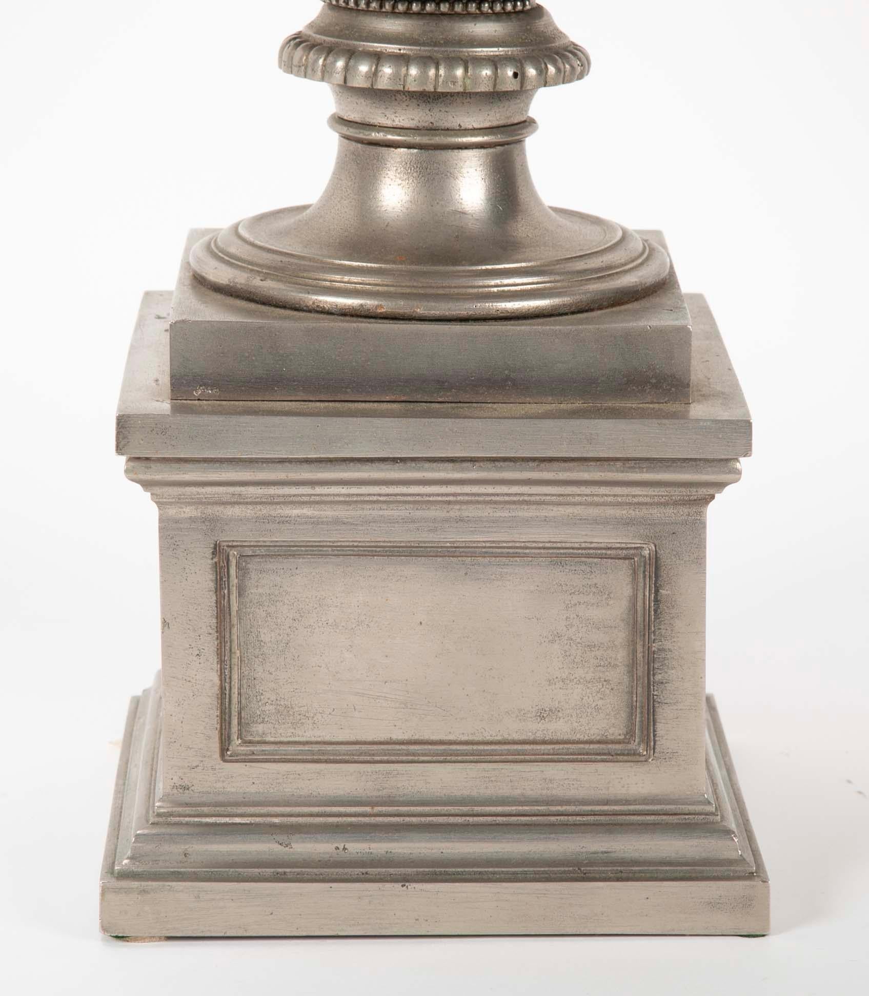 Englische Warwick-Vase aus poliertem Stahl aus dem 19. Jahrhundert im Angebot 5