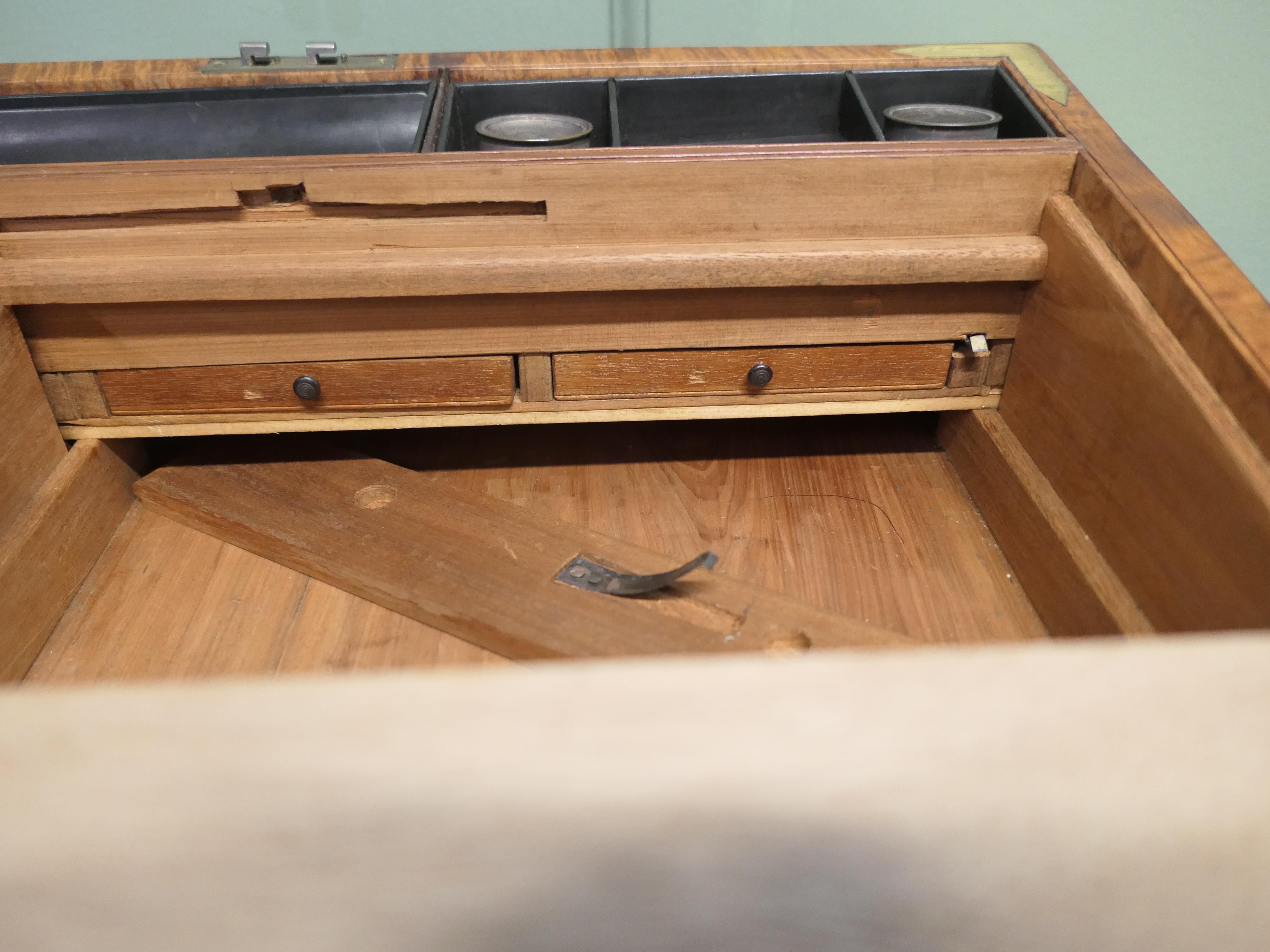 19. Jahrhundert Pollard Eiche Campaigner Schreibpult oder Lap Desk im Angebot 2