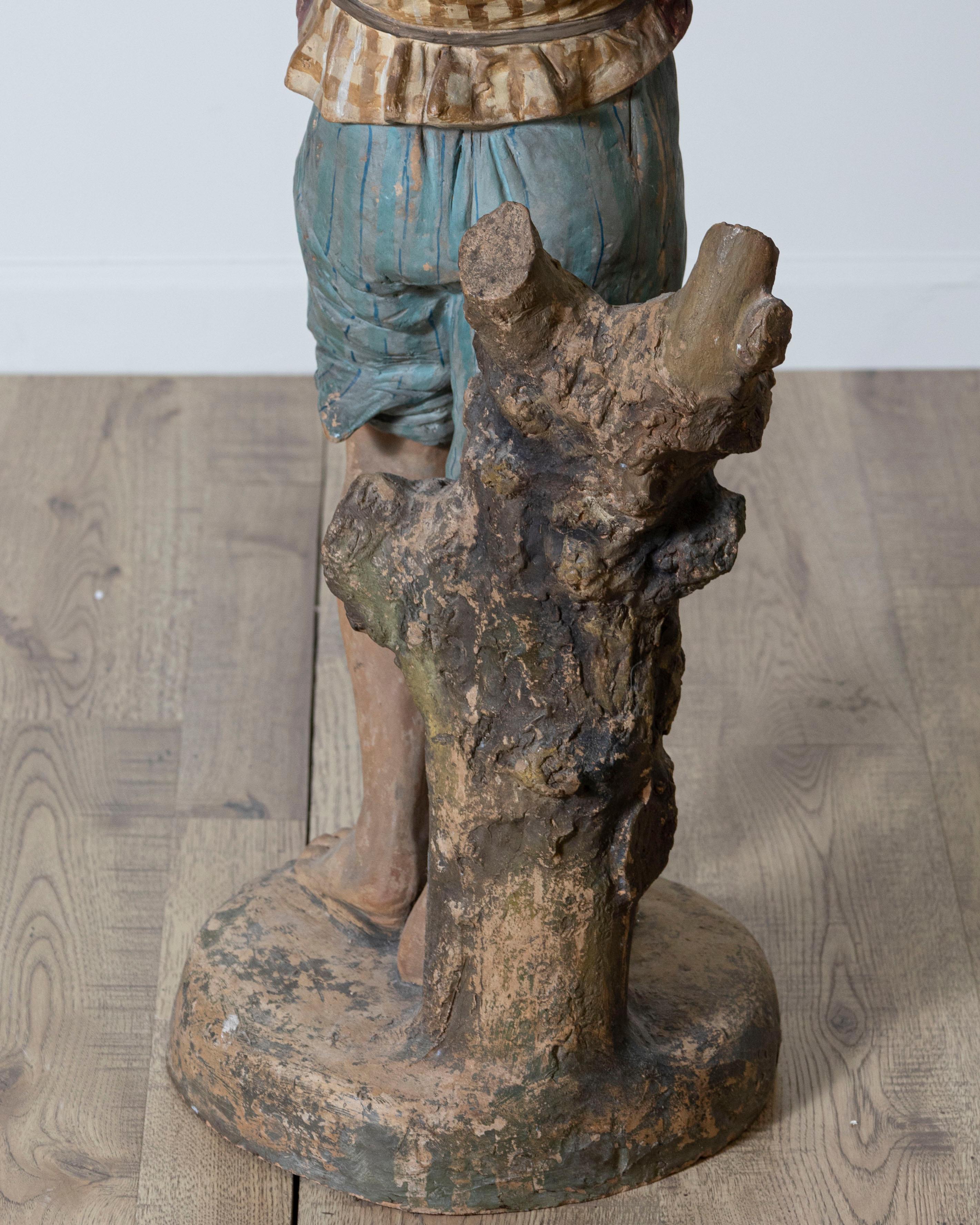 Figure d'un garçon avec panier peint en métal polychrome du 19ème siècle en vente 3