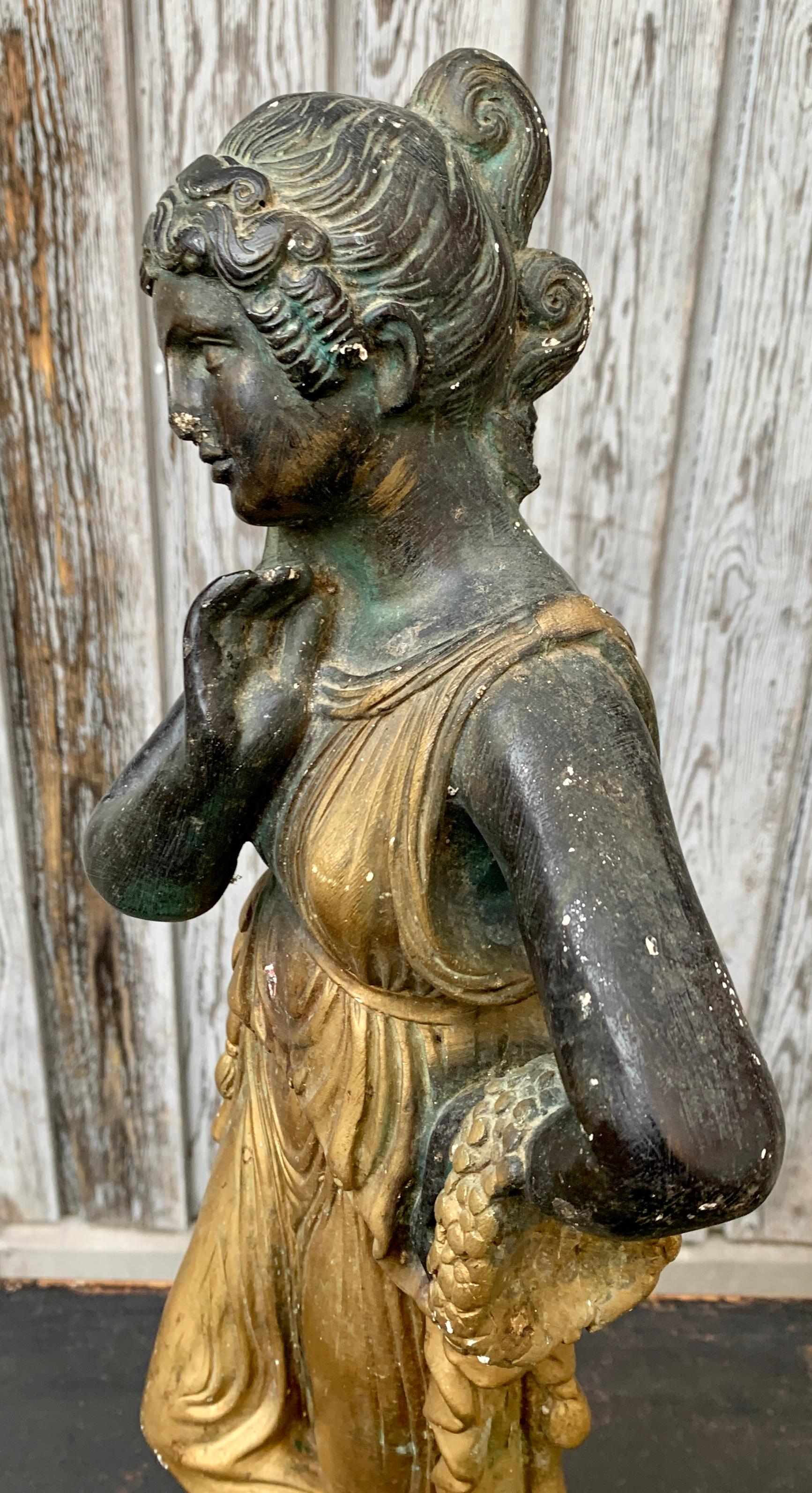 Fin du XIXe siècle Sculpture polychrome d'une femme romaine du 19ème siècle en vente