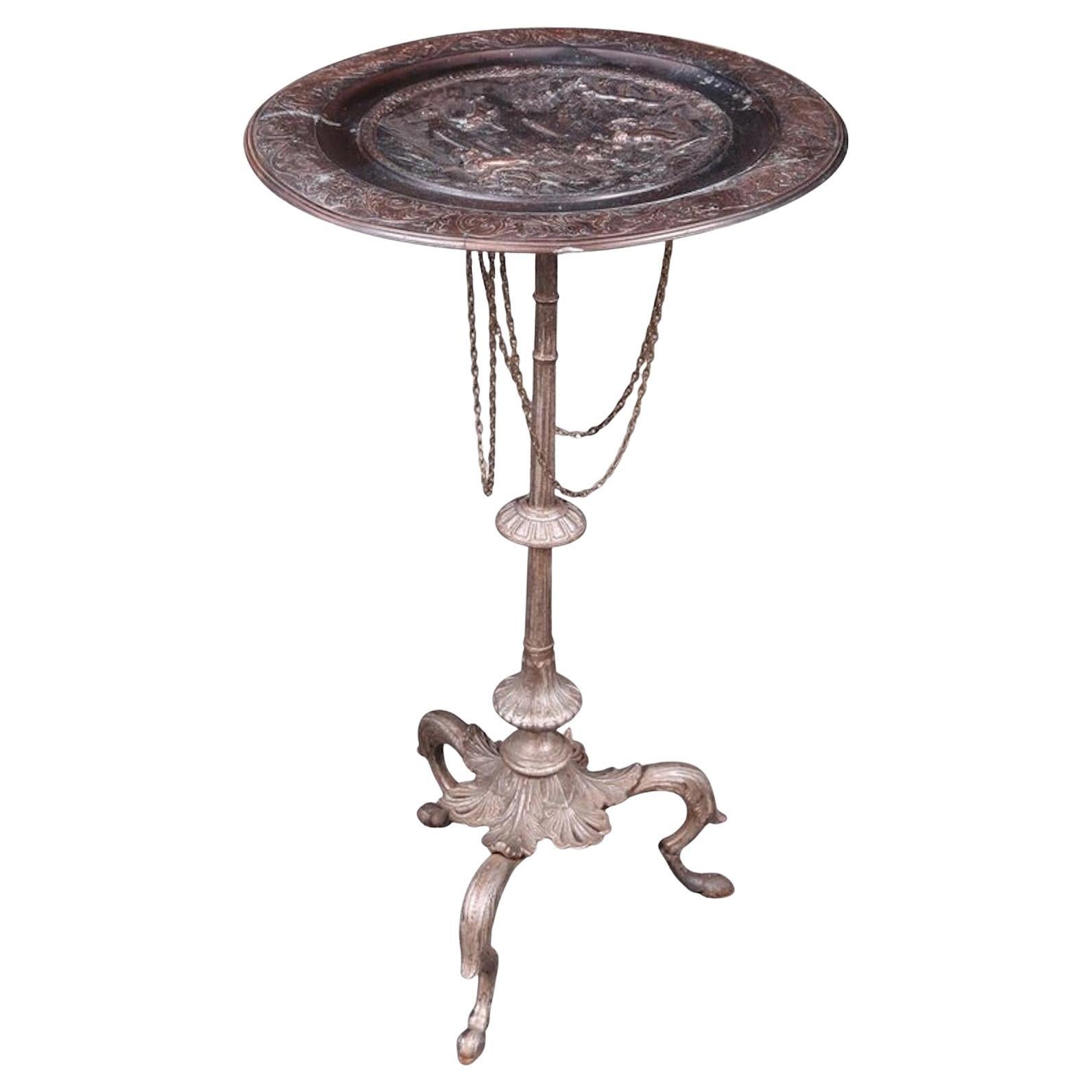 Table d'appoint Pompey du 19ème siècle avec pieds en forme de pattes
