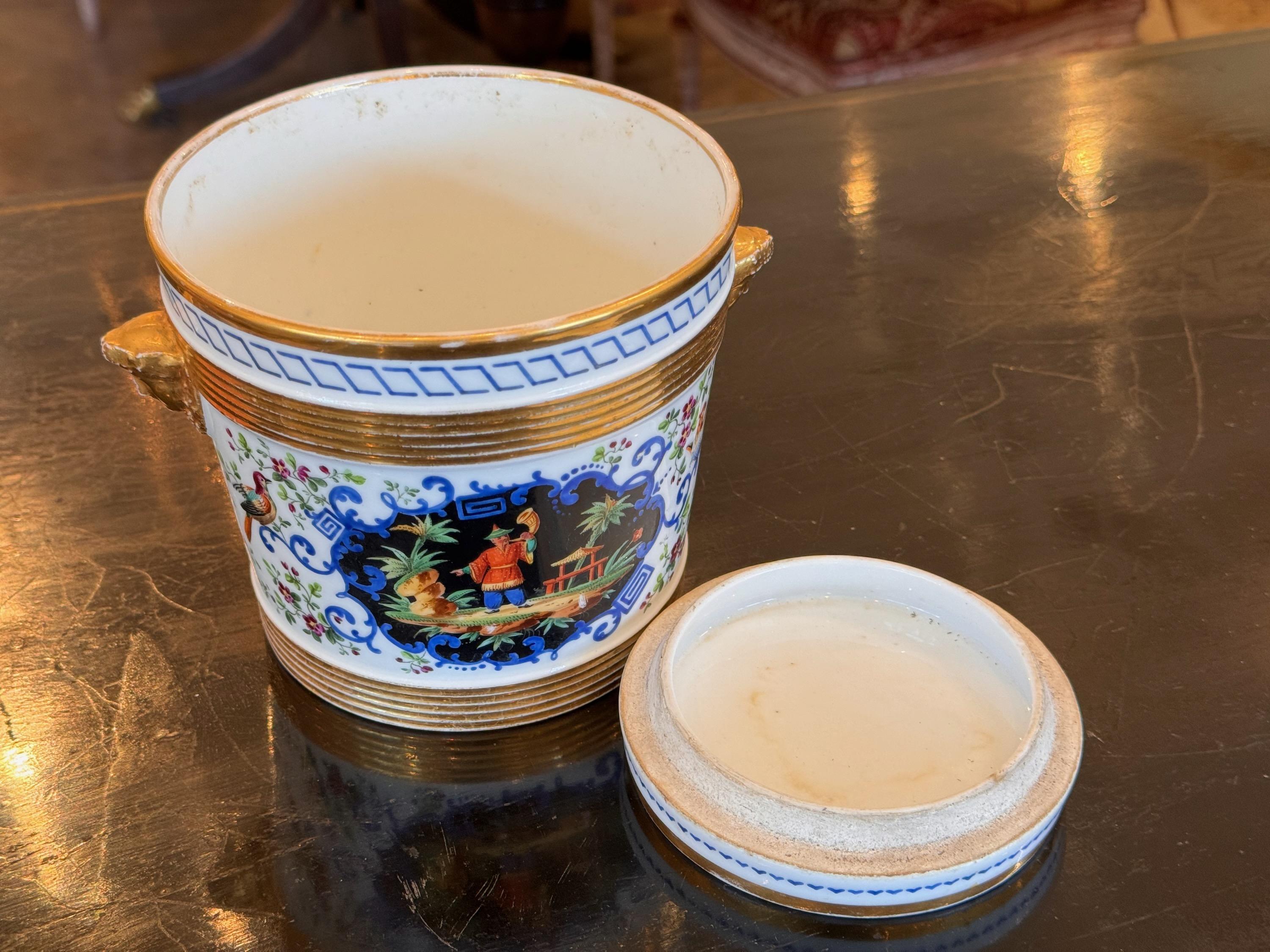 19th Century Porcelain Cachepot For Sale 3
