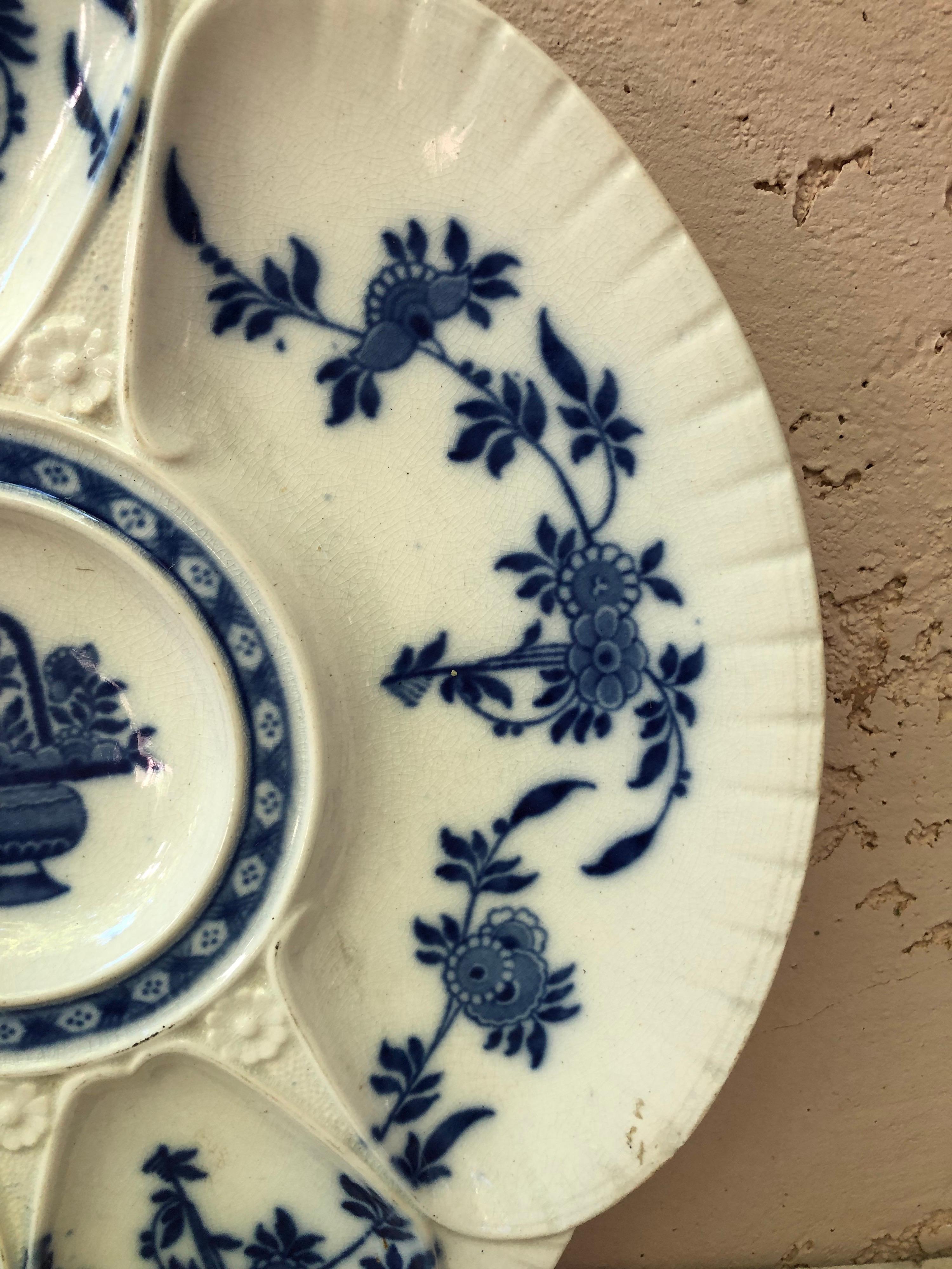 British 19th Century Porcelain Flow Blue Oyster Plate Minton