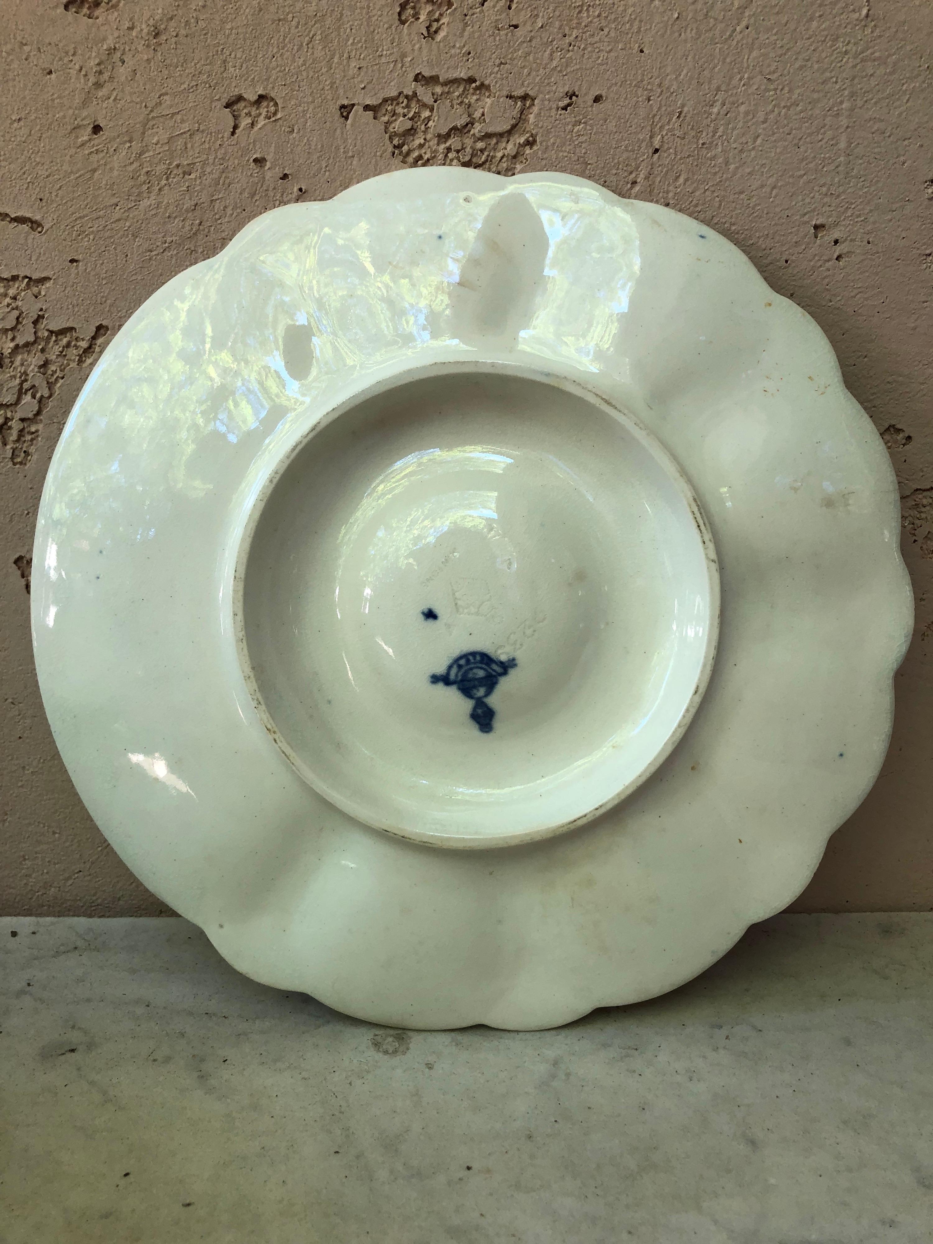 19th Century Porcelain Flow Blue Oyster Plate Minton In Good Condition In Austin, TX