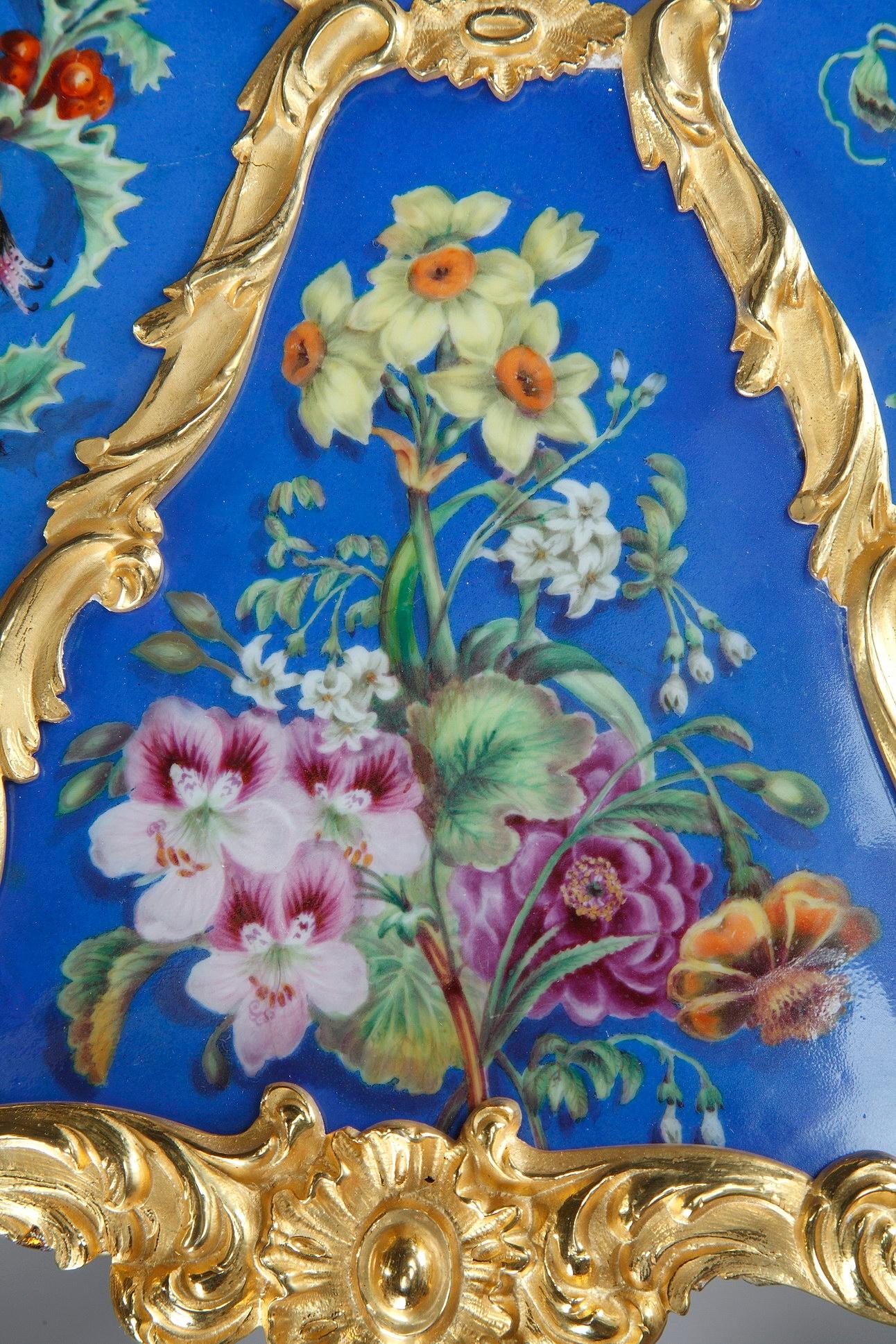 XIXe siècle Table de Gueridon en porcelaine du 19e siècle de style Rocaille en vente