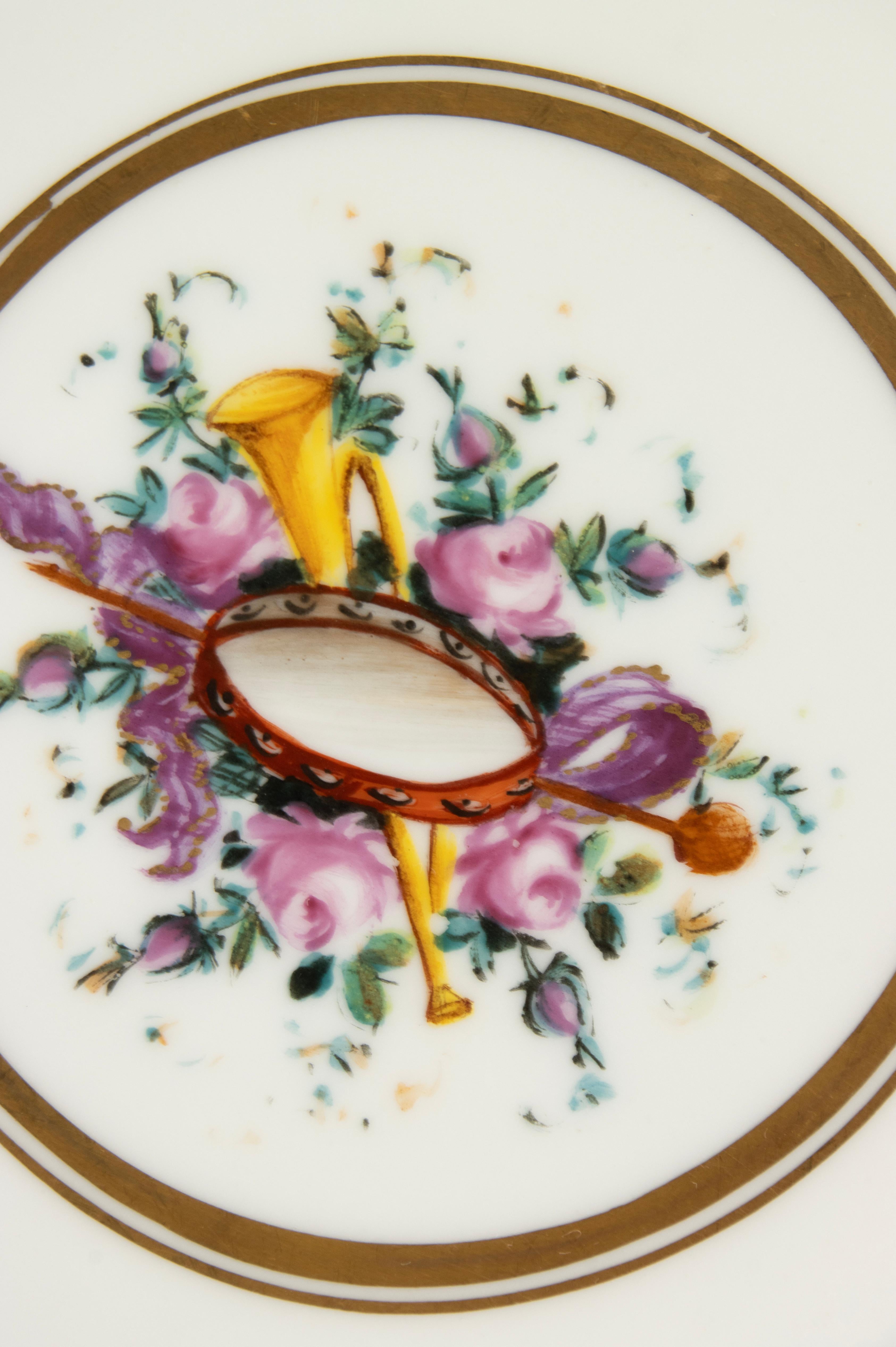Français Assiette musicale en porcelaine du 19ème siècle - Vieux Paris - Boîte à musique en vente