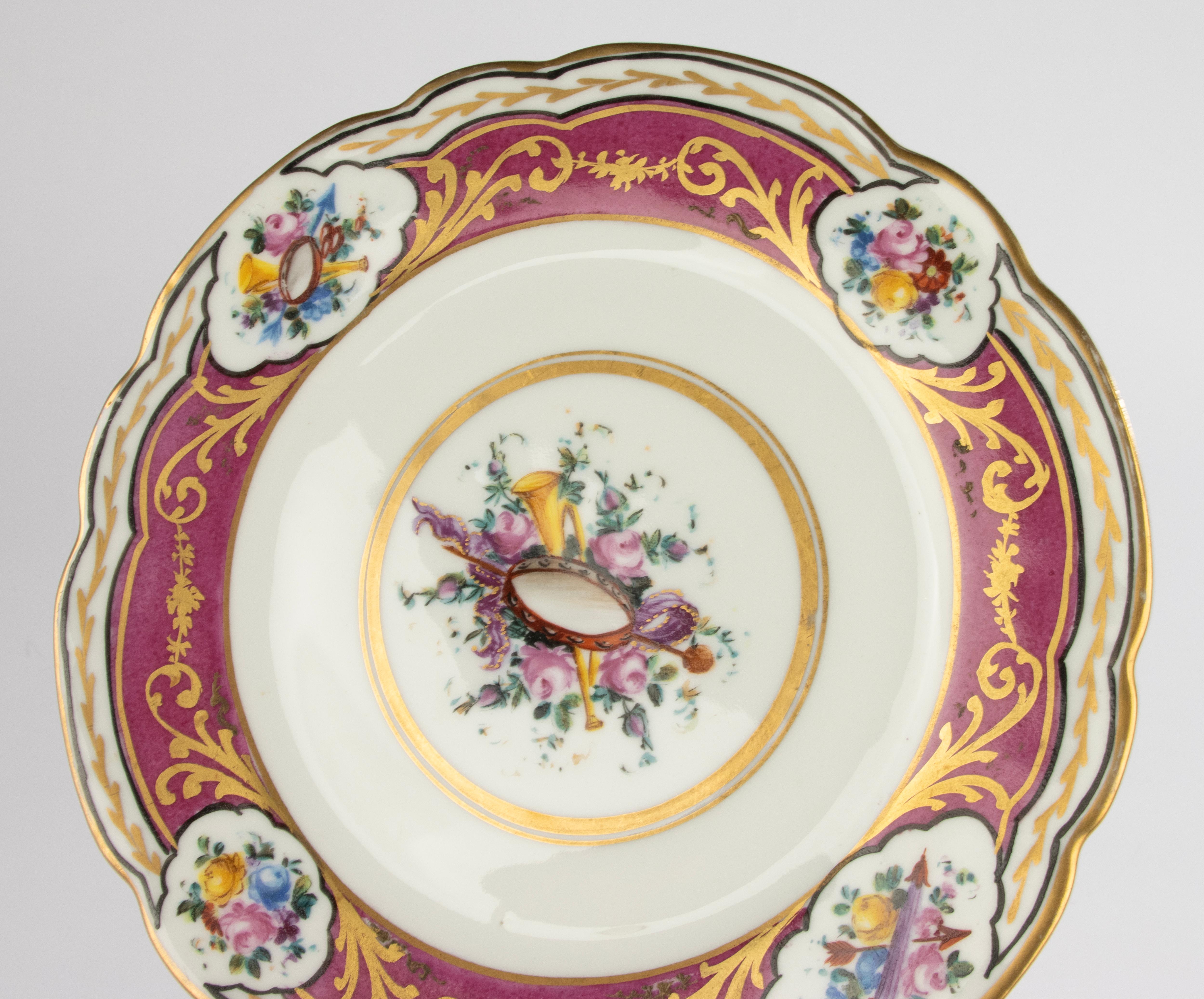 Porcelaine Assiette musicale en porcelaine du 19ème siècle - Vieux Paris - Boîte à musique en vente