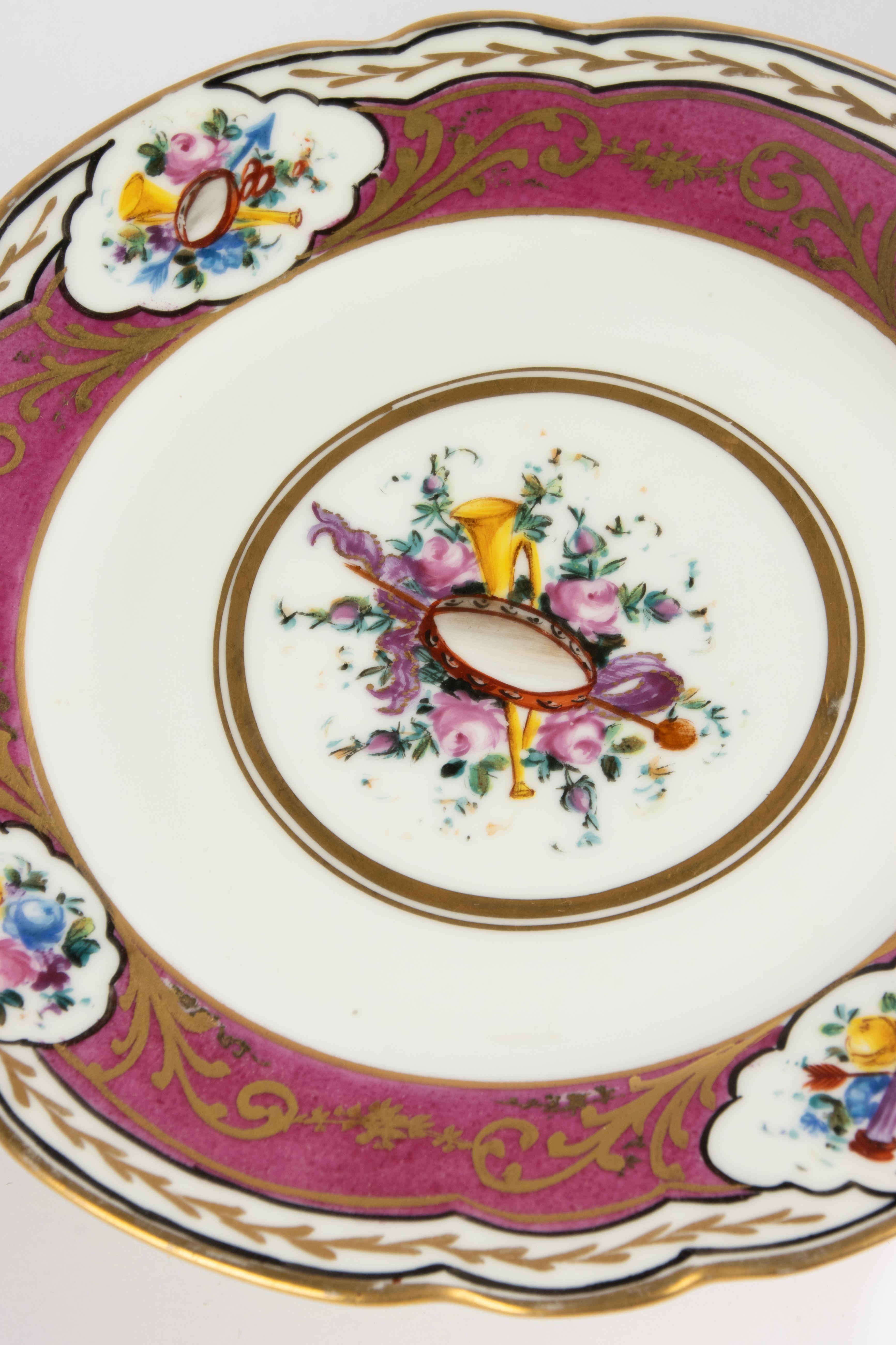 Assiette musicale en porcelaine du 19ème siècle - Vieux Paris - Boîte à musique en vente 1