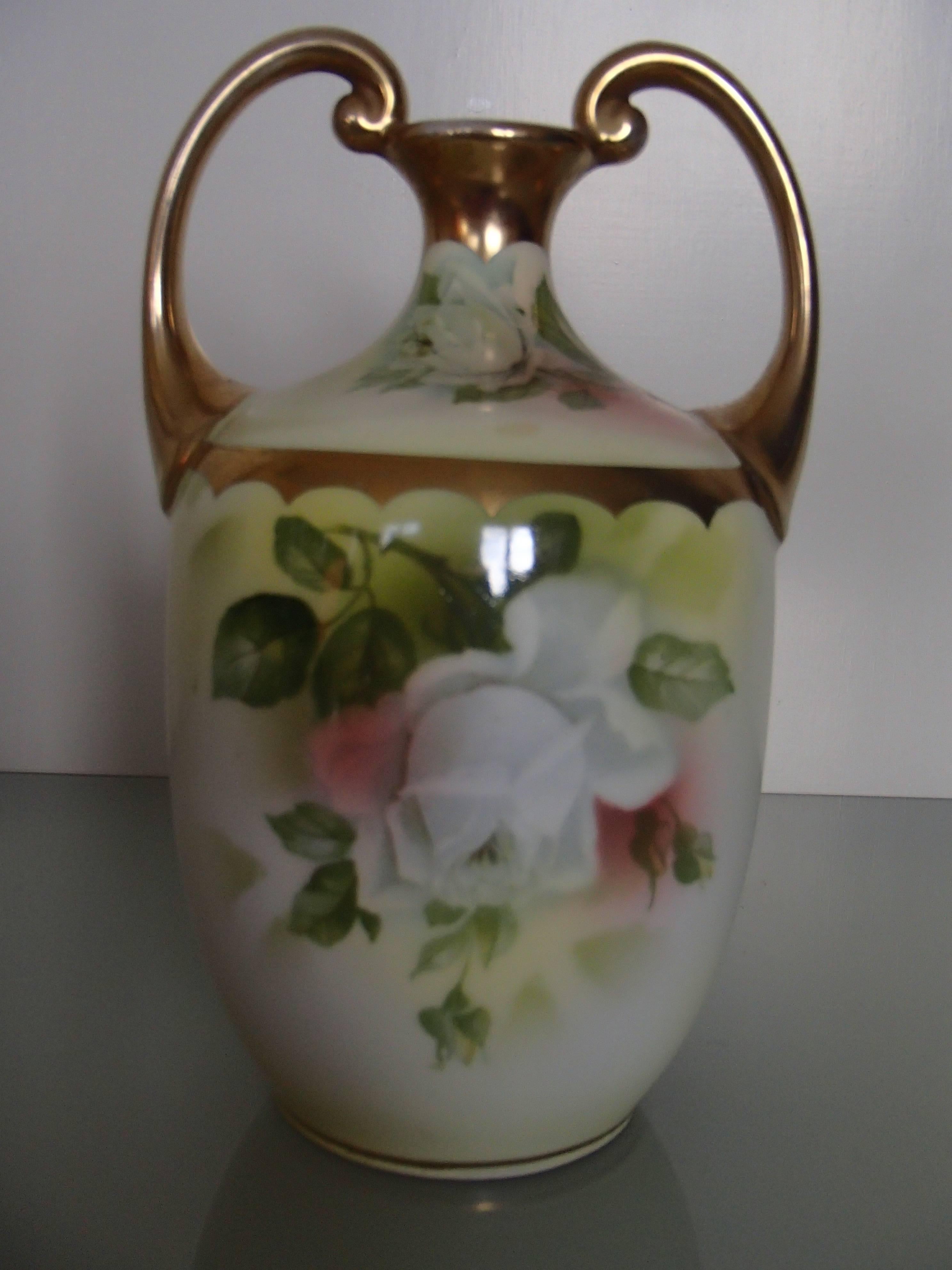 19th Century Porcelain Vase with Roses Painting In Good Condition For Sale In Weiningen, CH