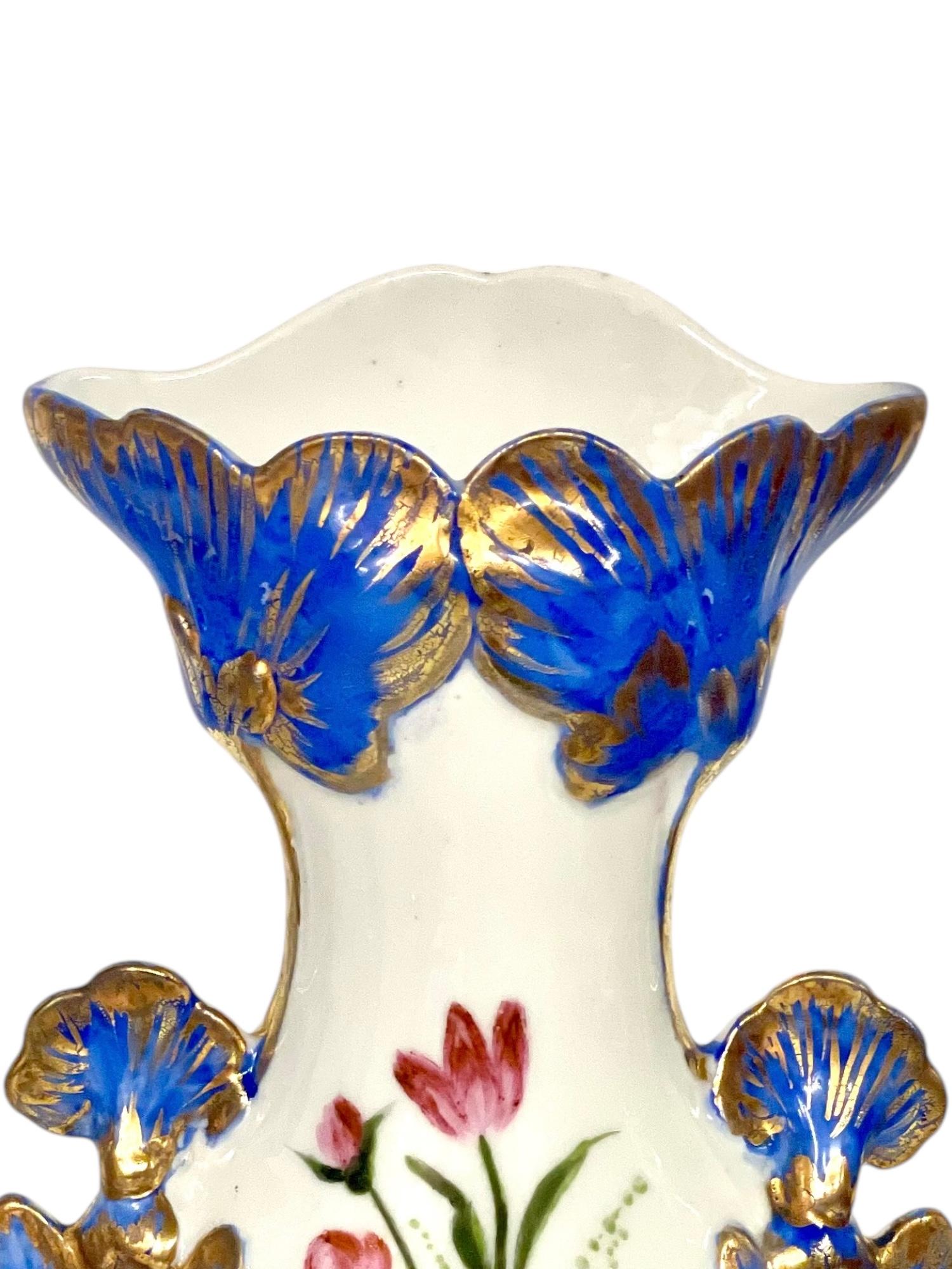 Vaso nuziale in porcellana del XIX secolo con accenti dorati in vendita 4
