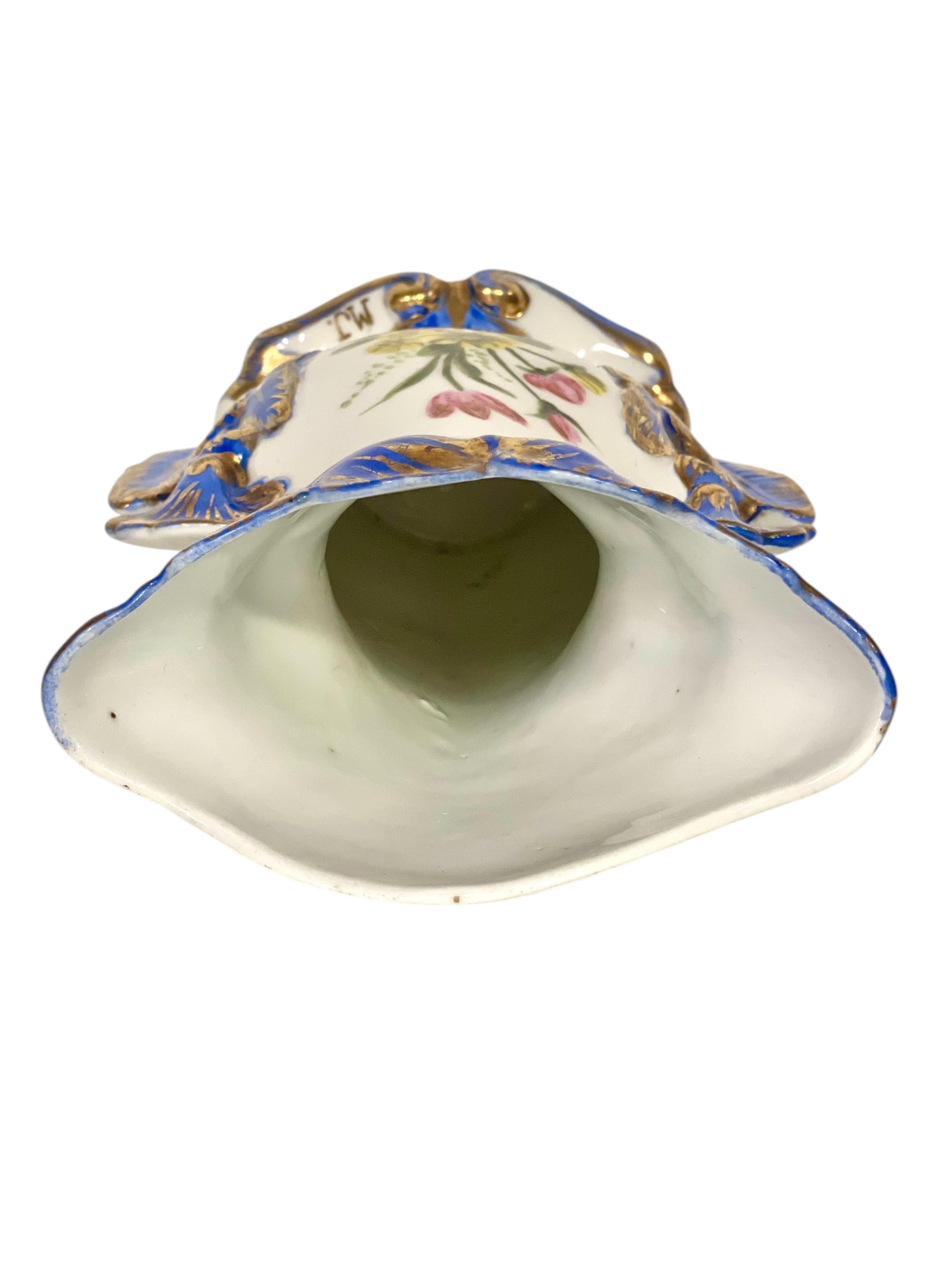 Vaso nuziale in porcellana del XIX secolo con accenti dorati in vendita 6