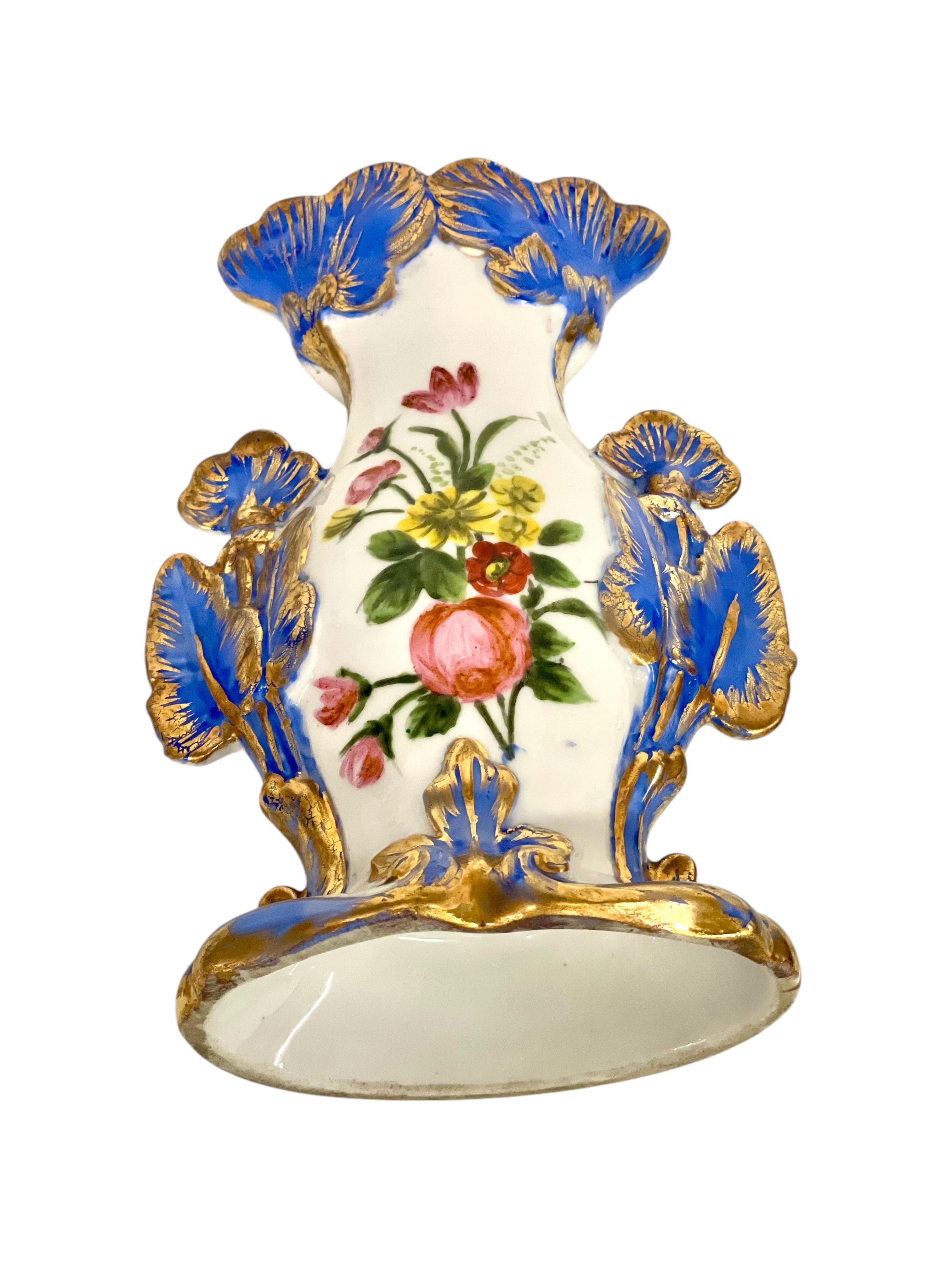 Vaso nuziale in porcellana del XIX secolo con accenti dorati in vendita 8