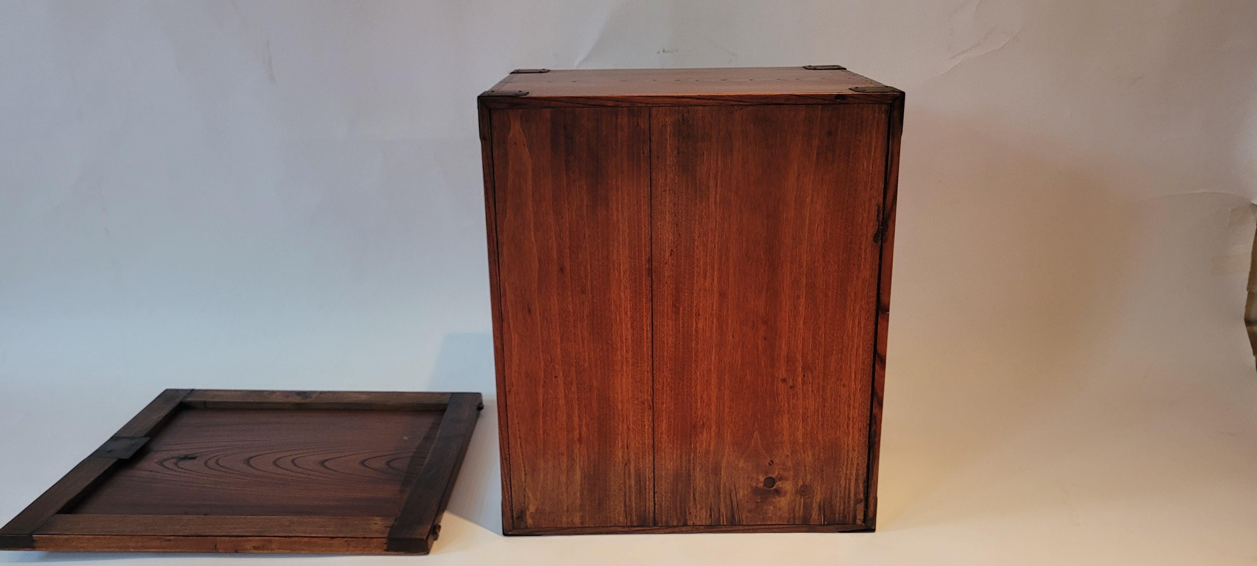 Scatola di cancelleria portatile del XIX secolo In condizioni buone in vendita a Santa Monica, CA