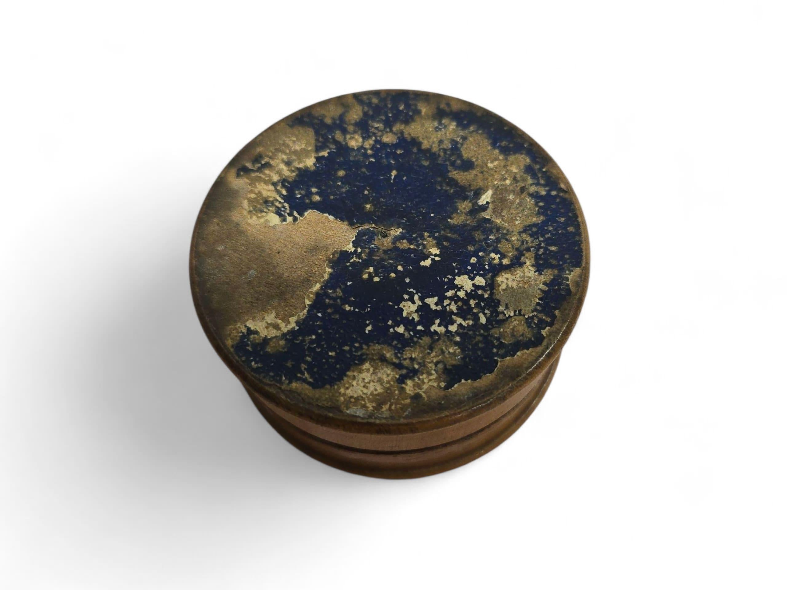 Cadran solaire portatif du 19e siècle dans un coffret en bois tourné en vente 1