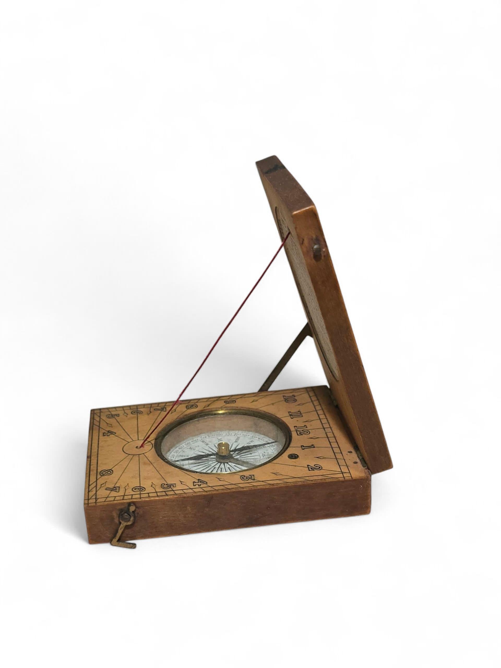 Fruitiers Cadran solaire portatif en bois du 19e siècle en vente