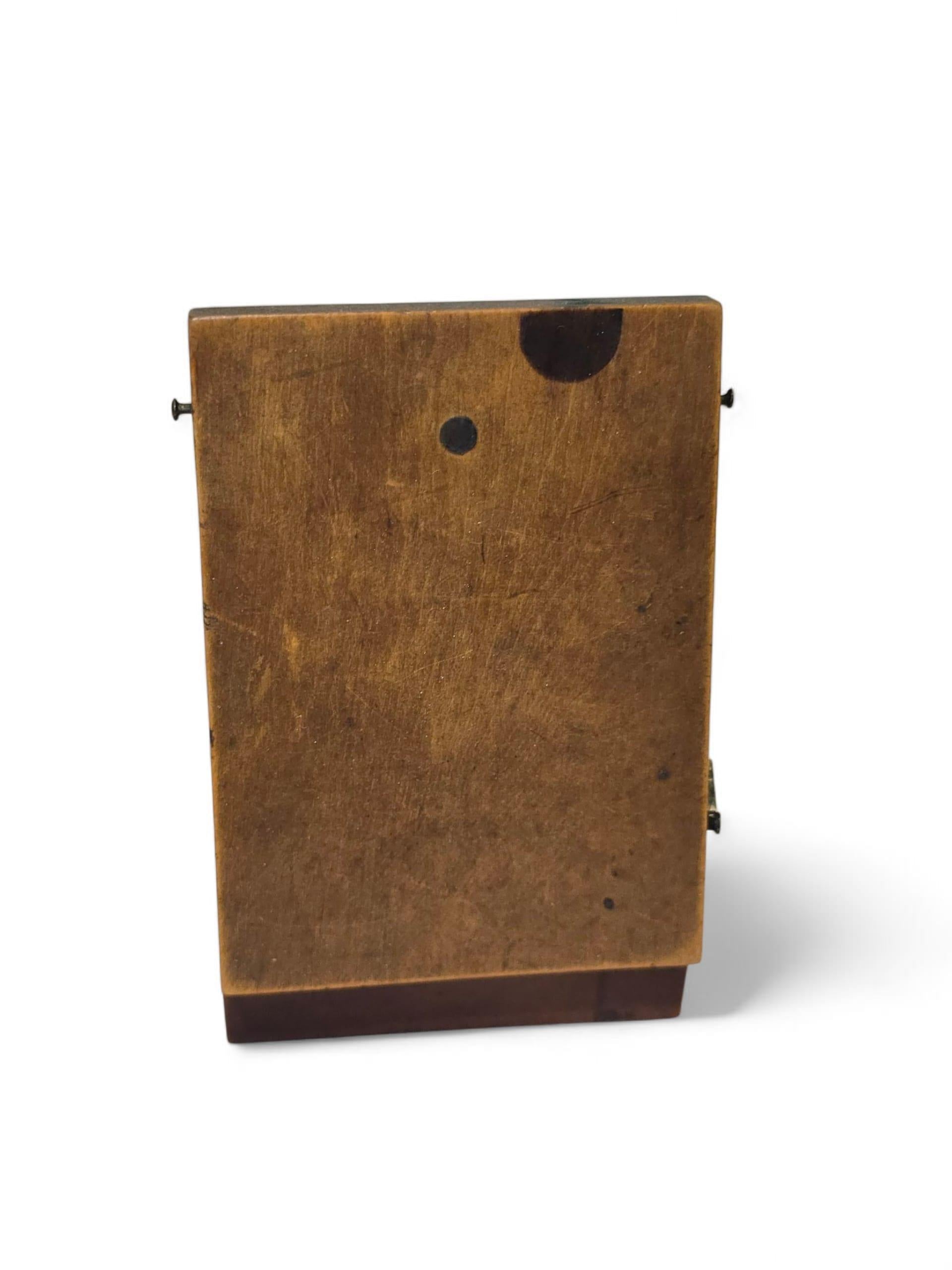 Cadran solaire portatif en bois du 19e siècle en vente 1