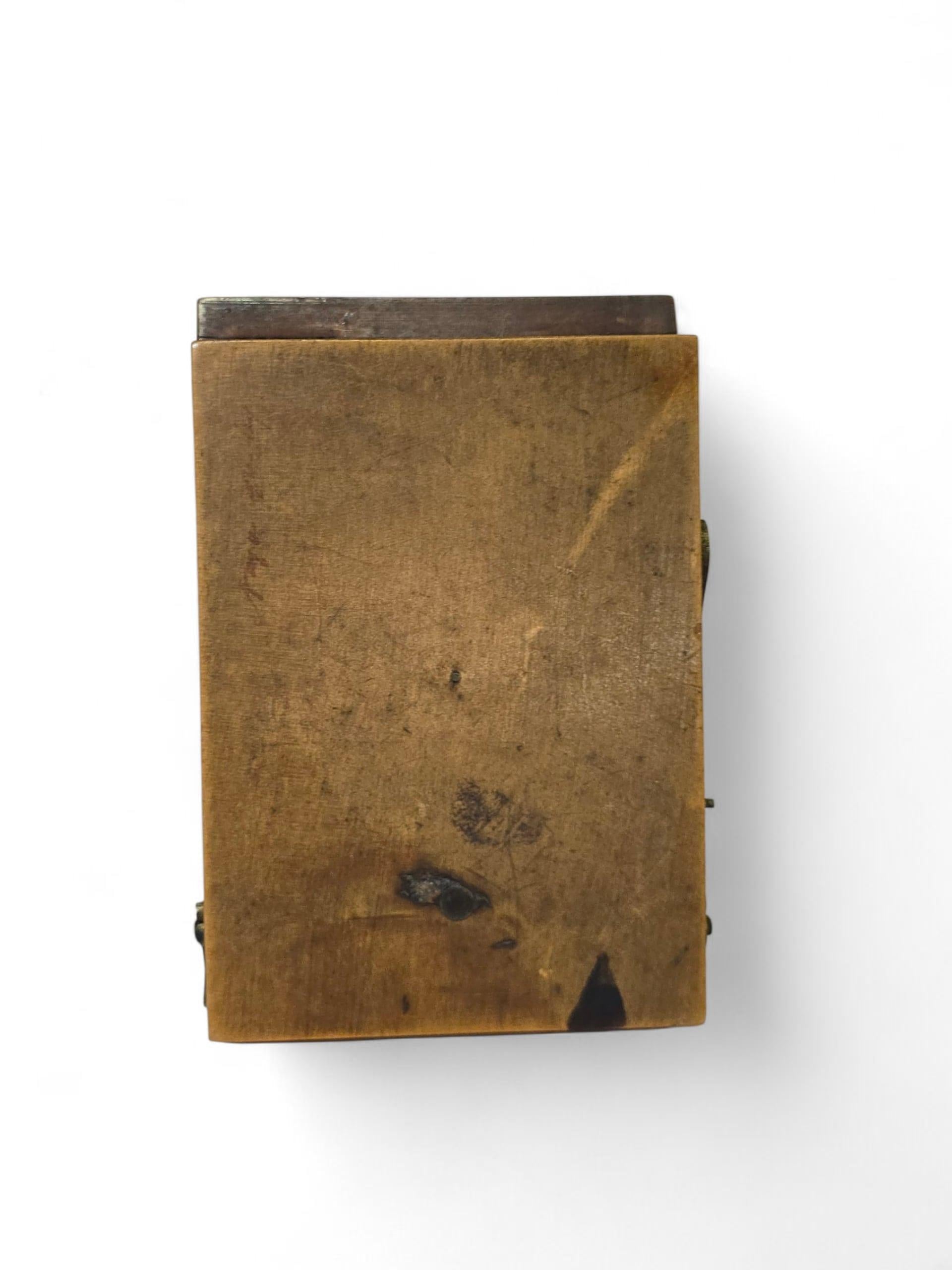 Cadran solaire portatif en bois du 19e siècle en vente 2