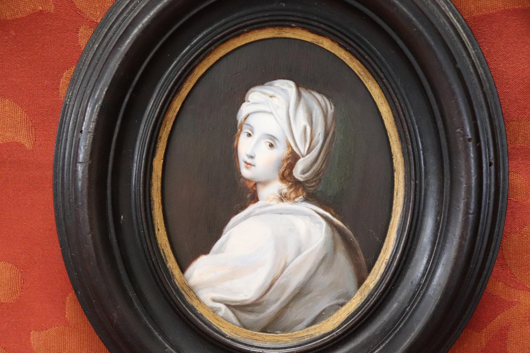 19th Century Portrait of a Young Girl in Miniature Painted on Ivory In Excellent Condition In Casale Monferrato, IT