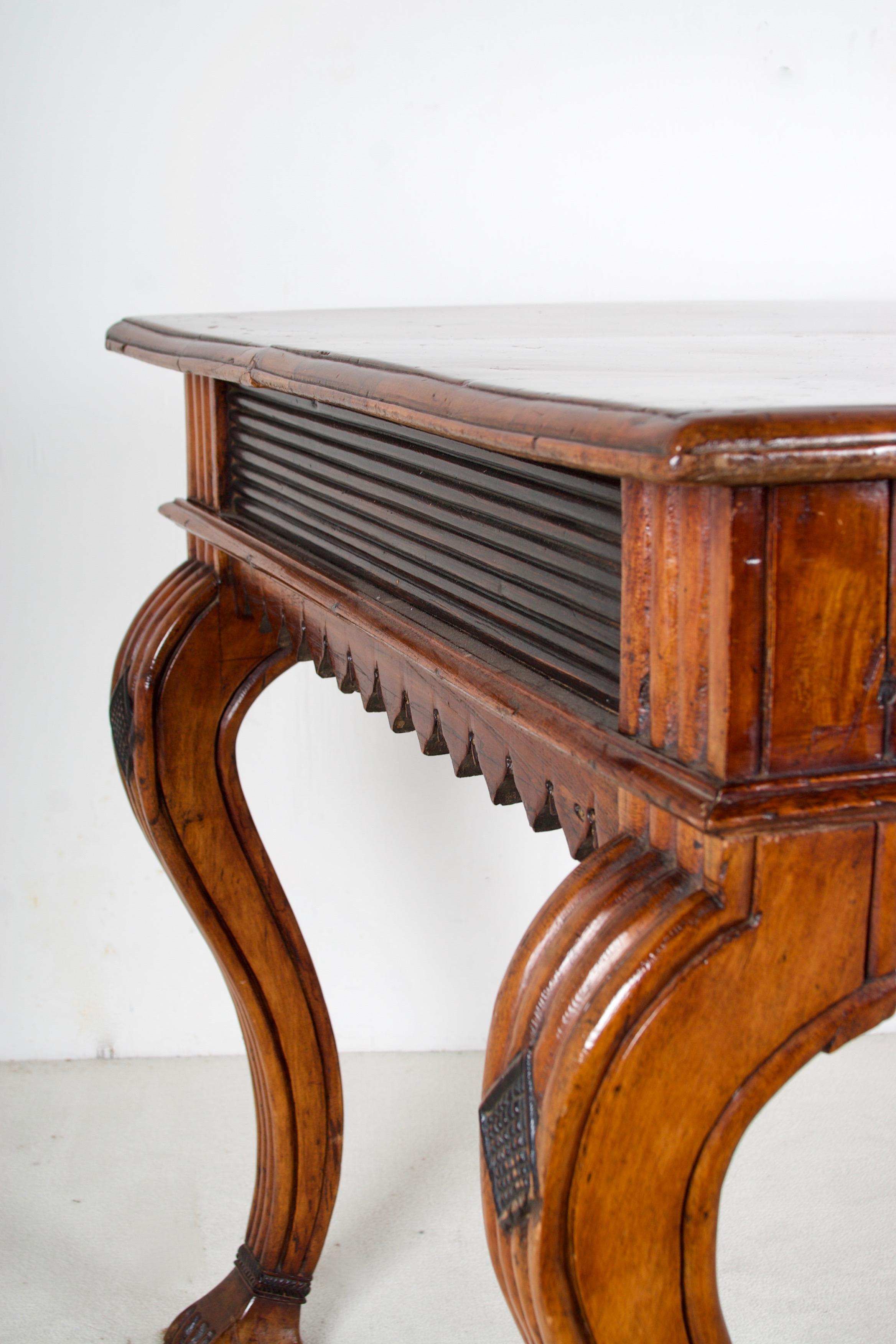 19th Century Portugese Jacaranda Wood Writing Table or Desk In Good Condition In San Francisco, CA