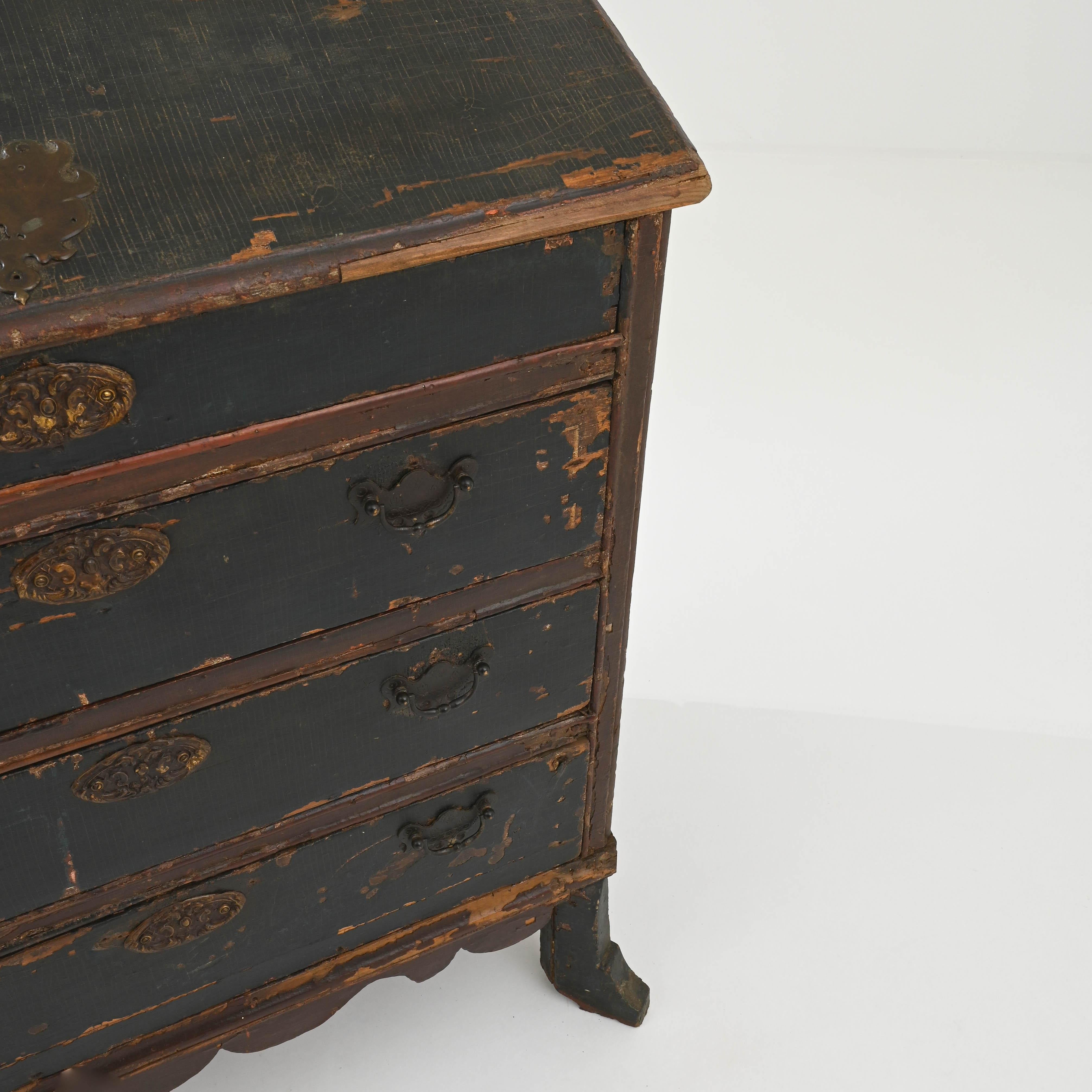 19th Century Portuguese Chest of Drawers For Sale 5