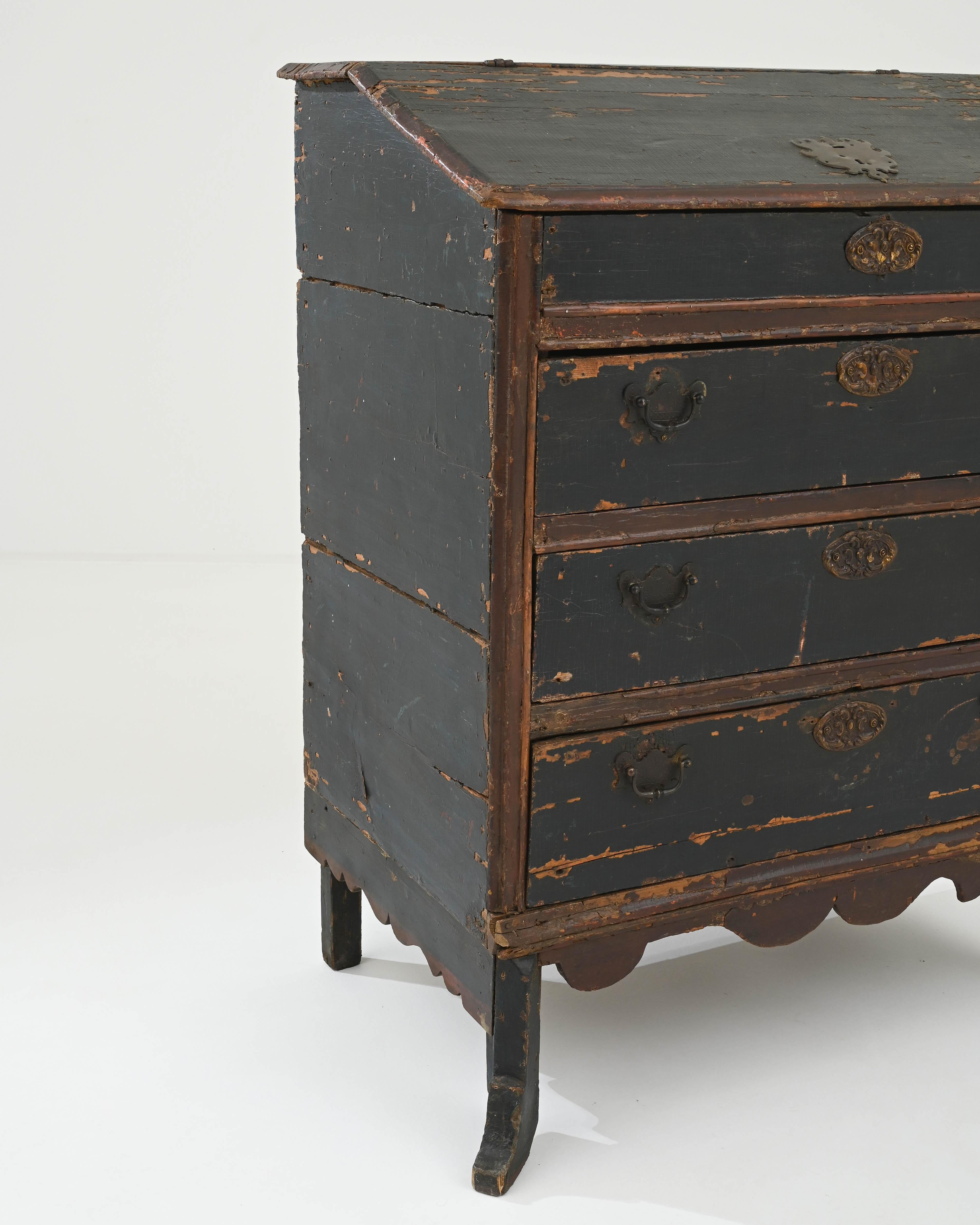 19th Century Portuguese Chest of Drawers For Sale 3
