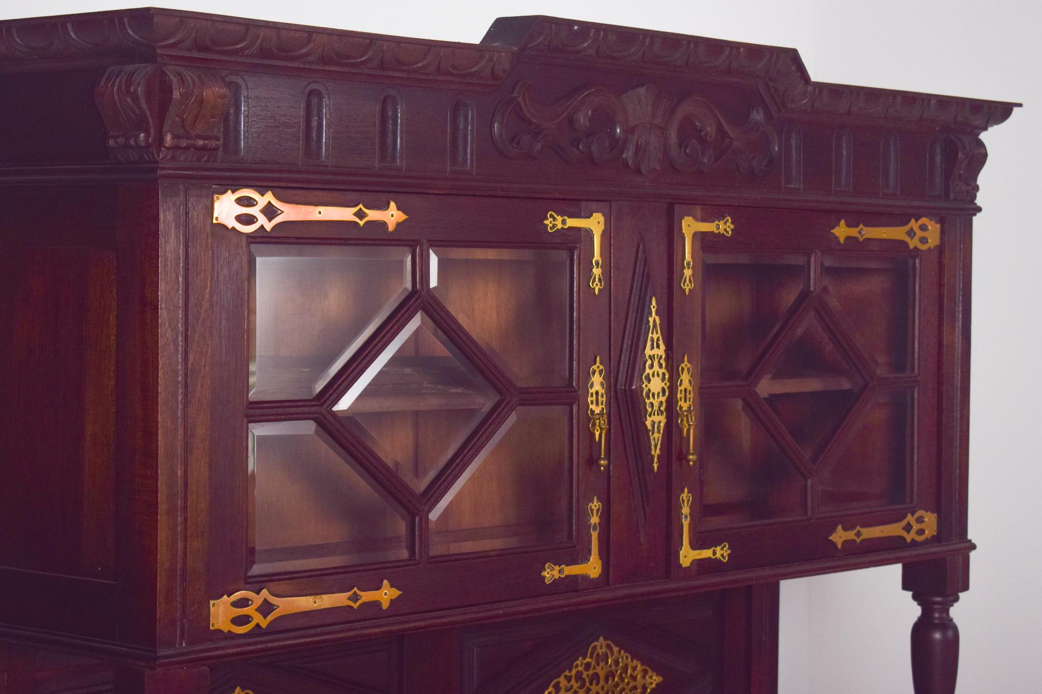 Armario de estilo holandés portugués del siglo XIX con herrajes de latón en venta 4