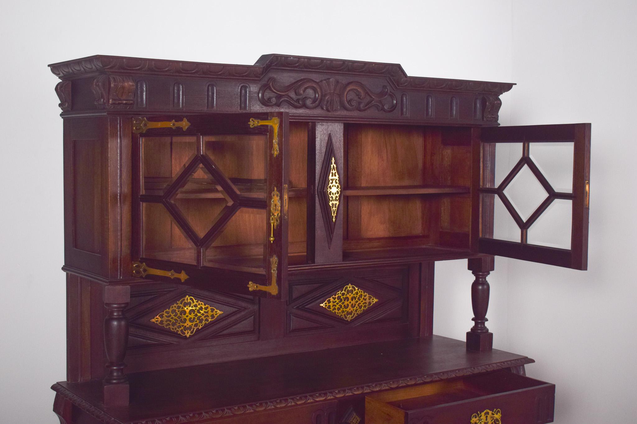 Armario de estilo holandés portugués del siglo XIX con herrajes de latón en venta 7