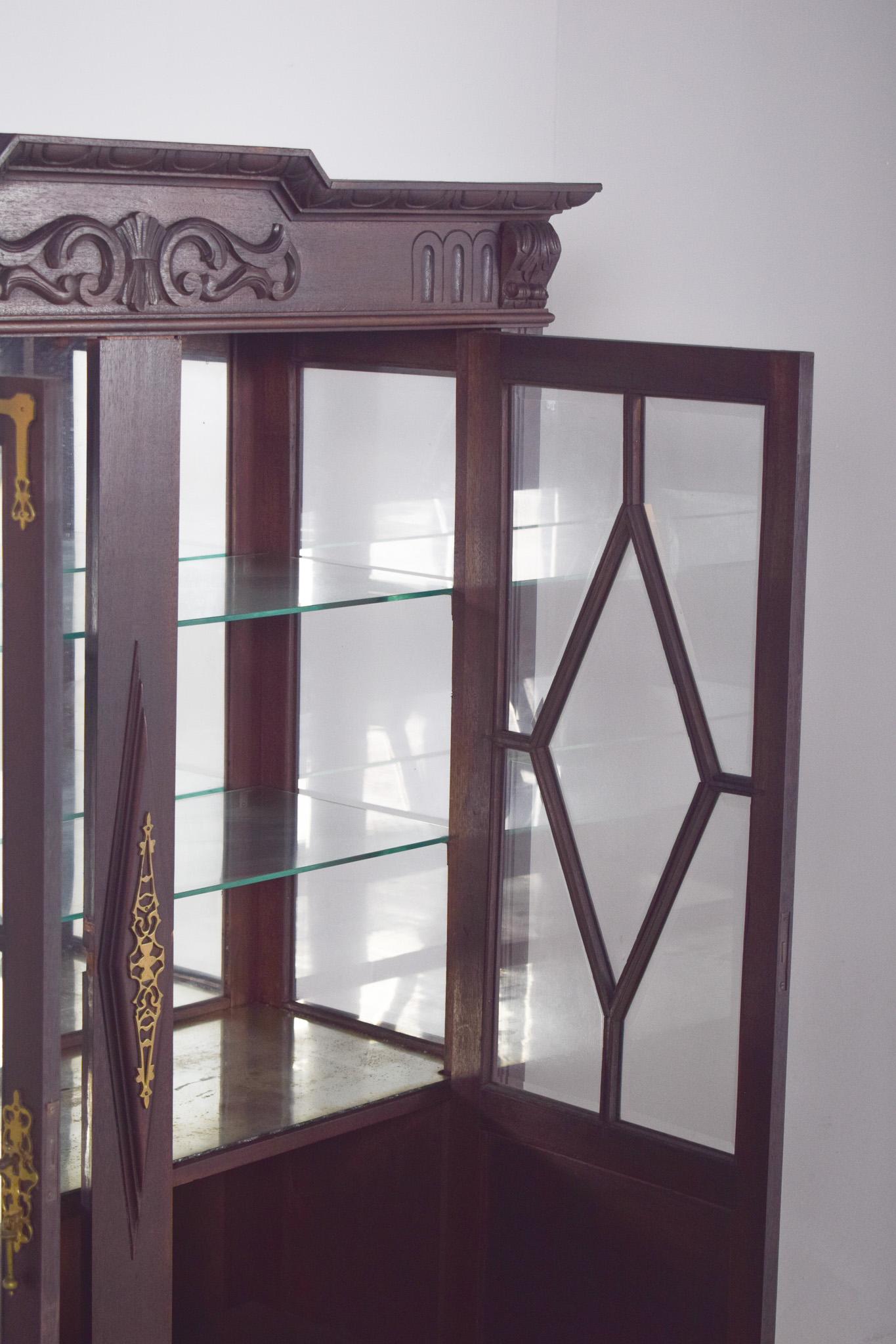 19th Century Portuguese Dutch-Style Display Cabinet For Sale 5