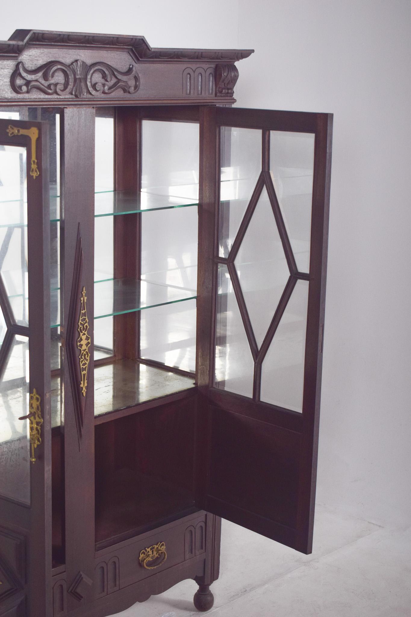 19th Century Portuguese Dutch-Style Display Cabinet For Sale 6