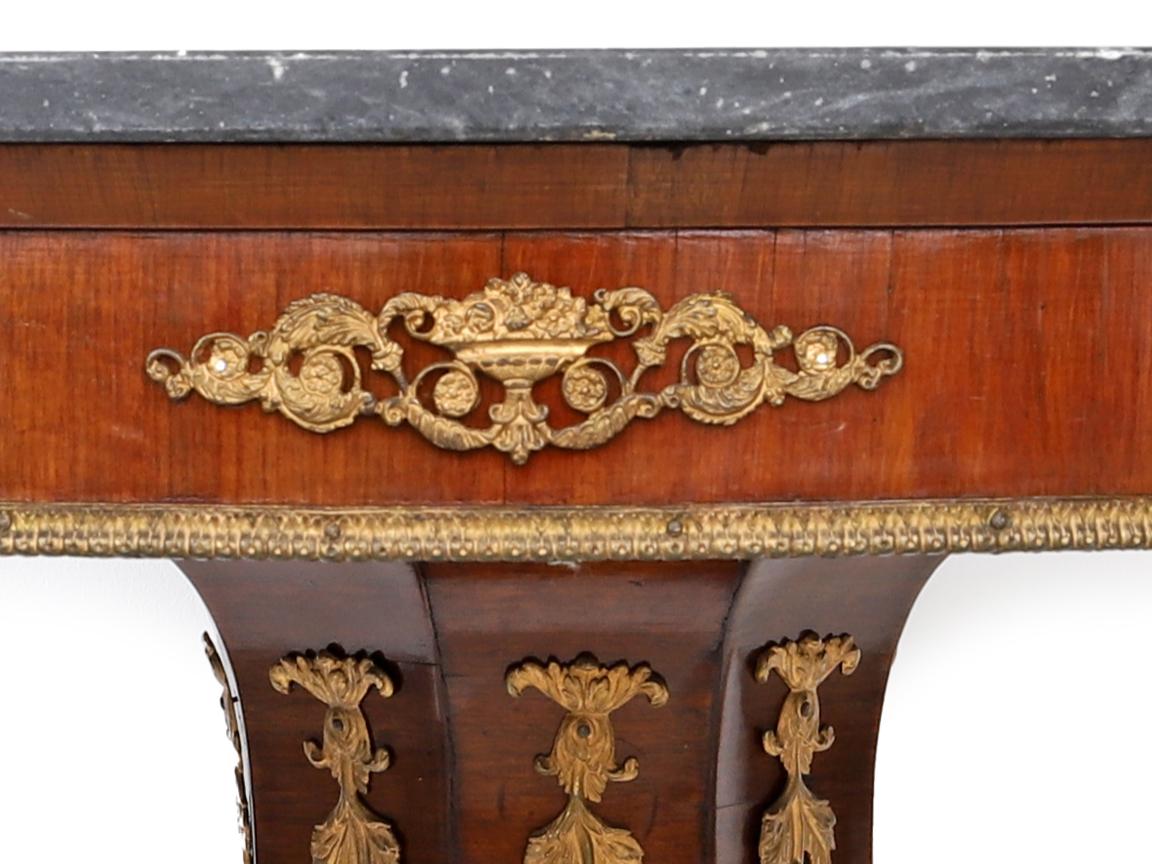 Marbre Table centrale Empire portugaise du 19e siècle en vente