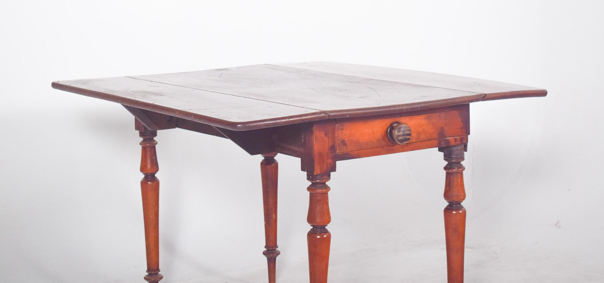19th Century Portuguese Flip Flap Table with Drawer For Sale 4