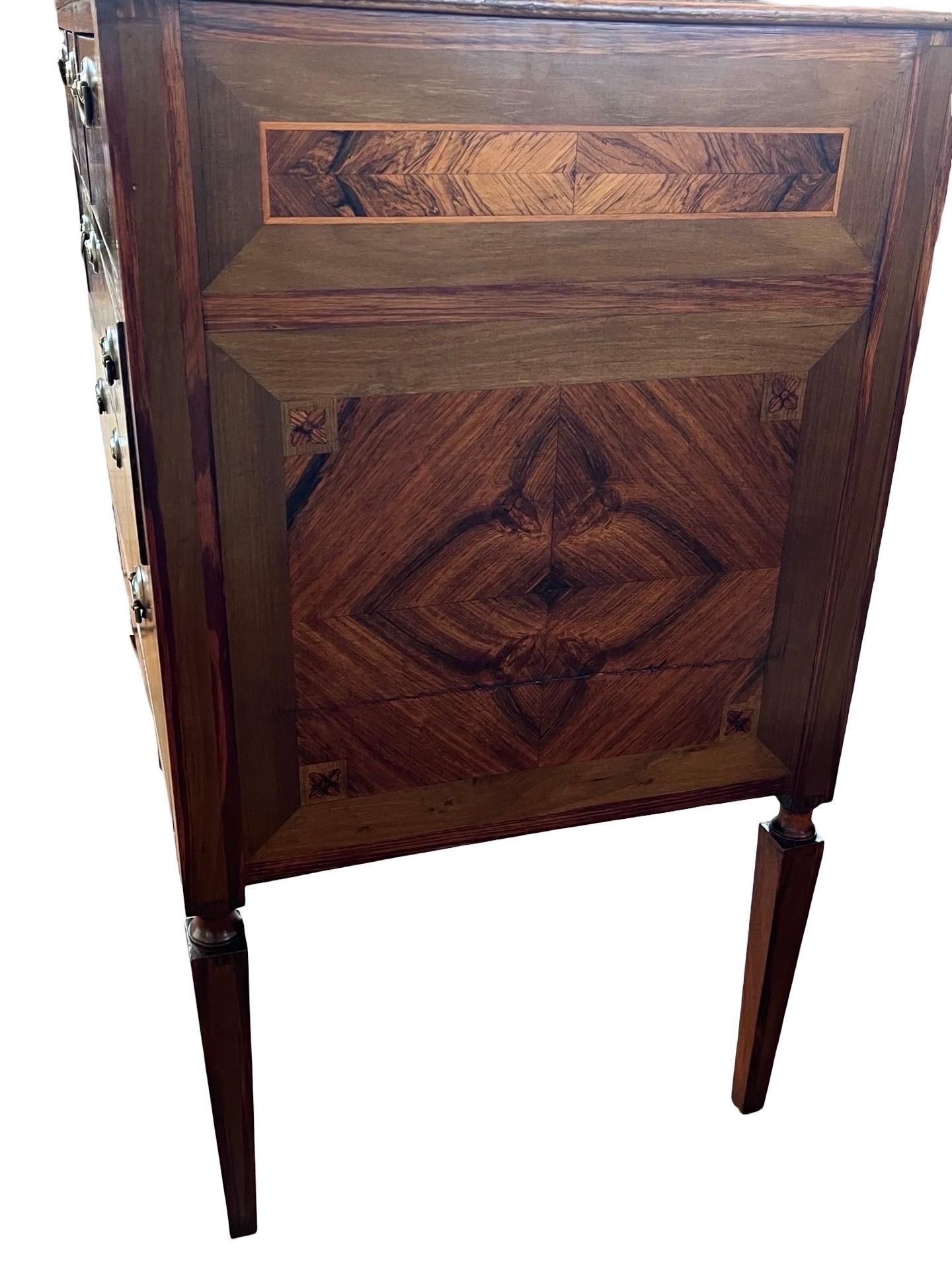19th Century Portuguese Neoclassical Mahogany Commode With Inlay For Sale 8