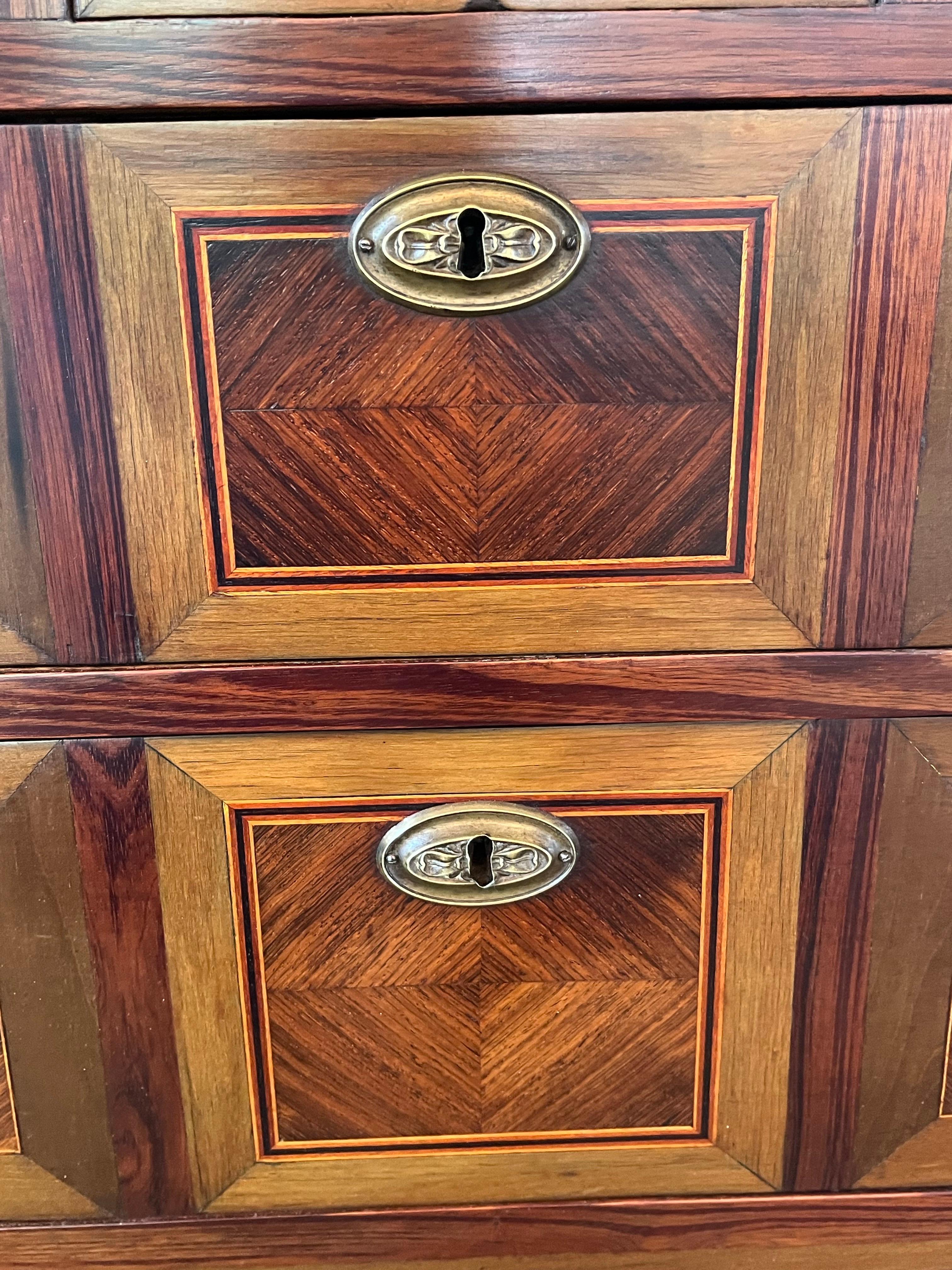 19th Century Portuguese Neoclassical Mahogany Commode With Inlay For Sale 12
