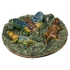 Piatto a forma di lucertola da parete in maiolica portoghese del XIX secolo