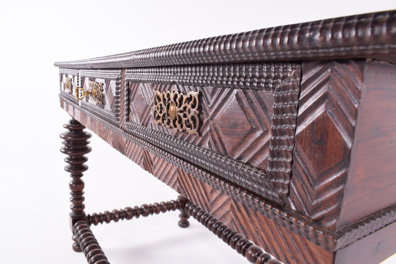 19th Century Portuguese Rosewood Buffet Center Table, 1890 4